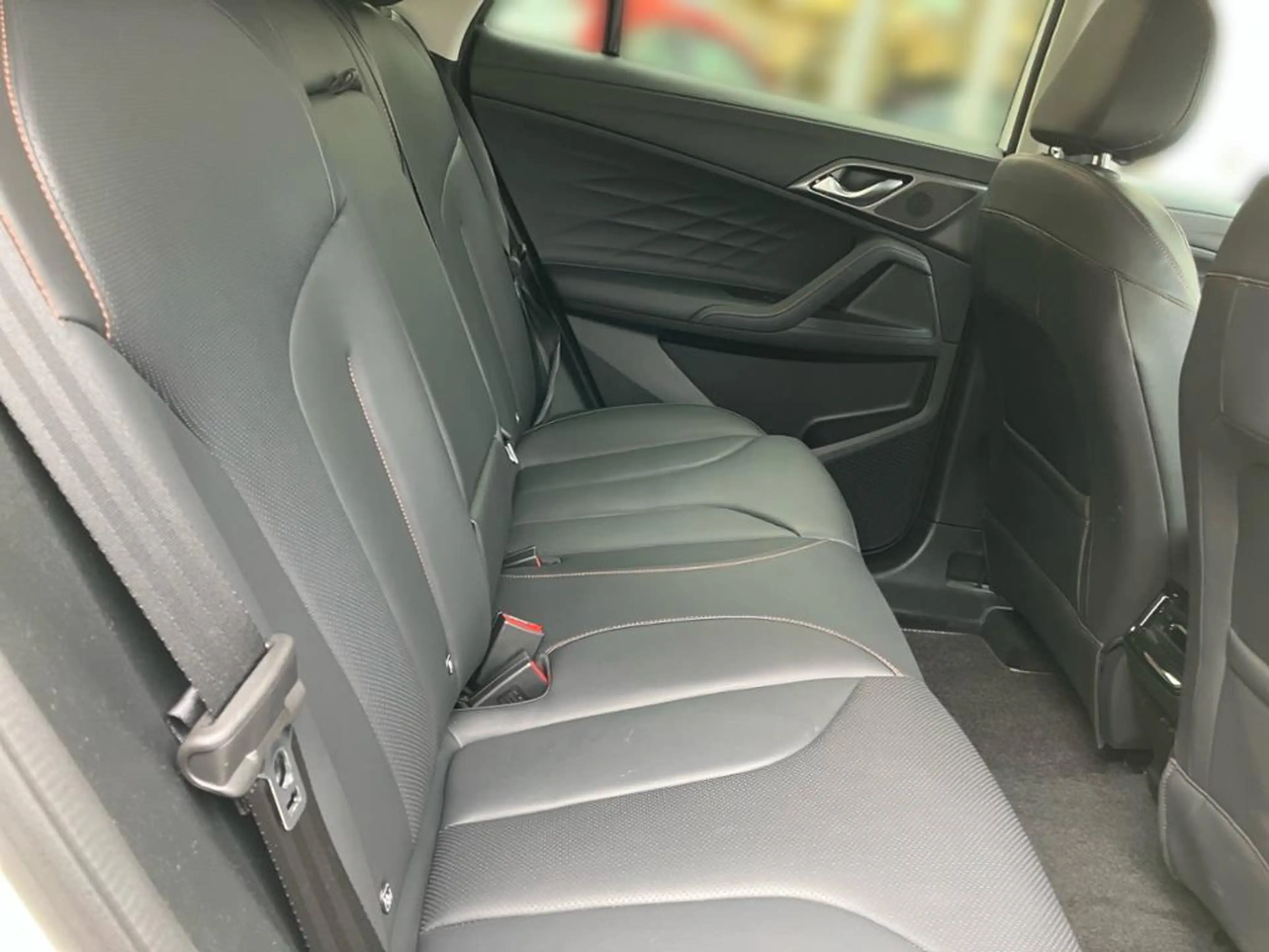 MG HS PHEV Luxury SPUR — photo 13