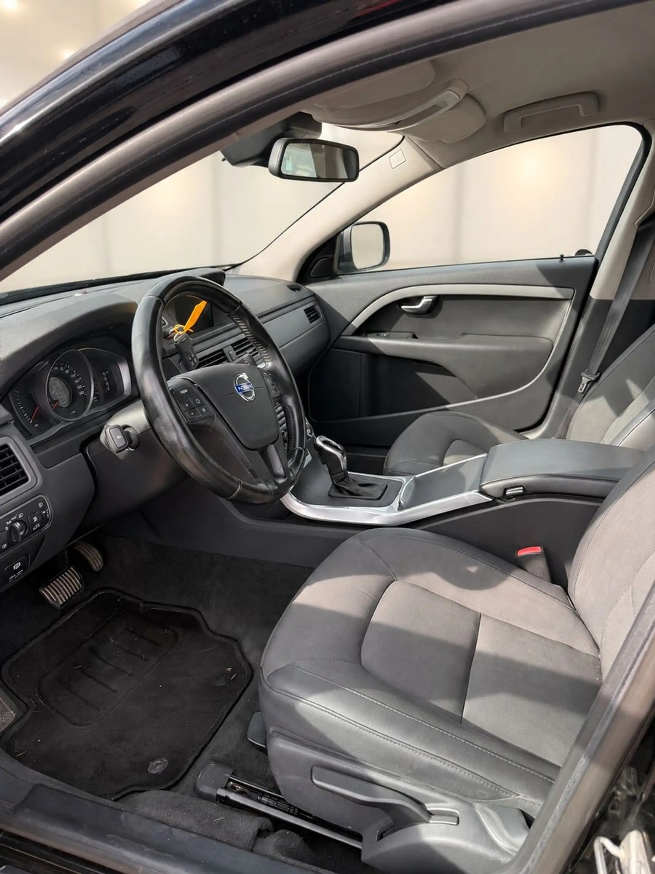 Volvo XC70 Kinetic 2WD/Standheizung/Euro6 — photo 10