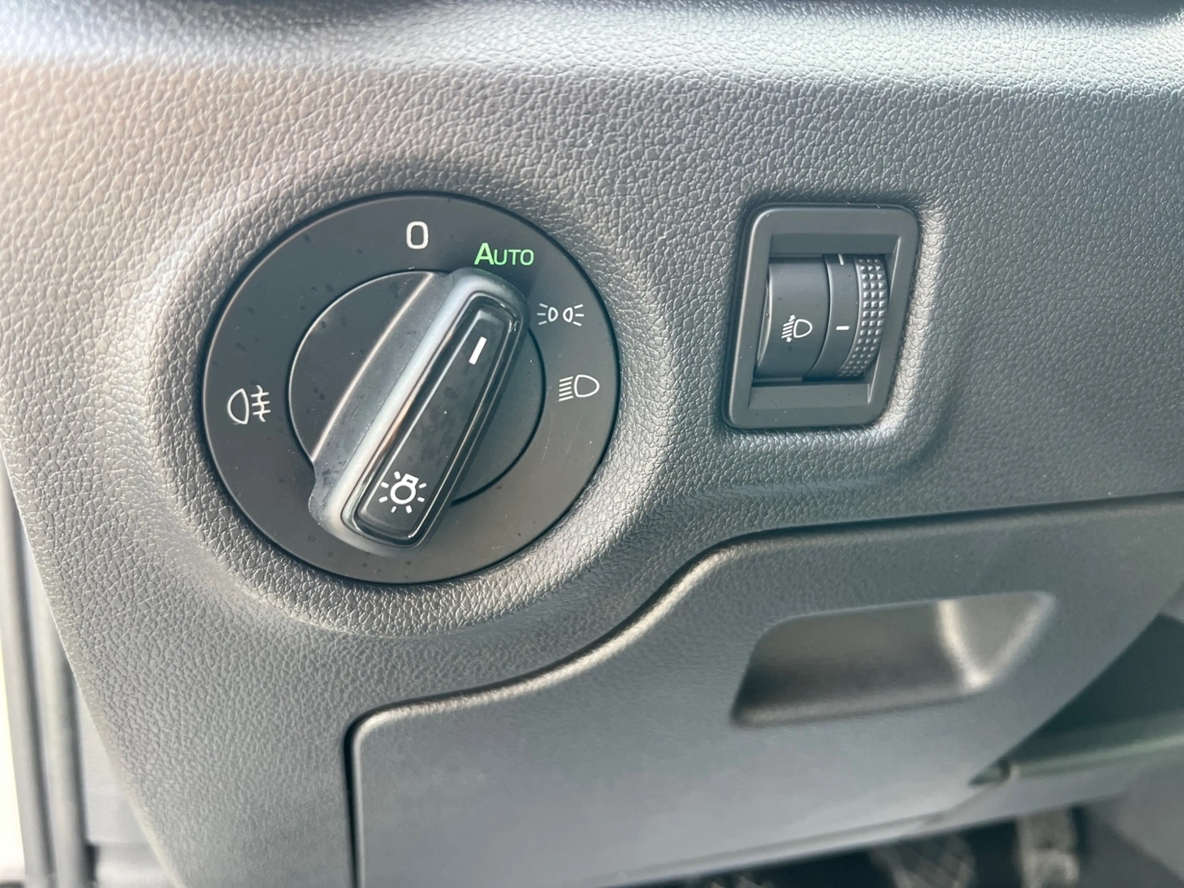 Skoda Fabia 1.0 TSI +LED +NAVI +CARPLAY +DAB +PDC +KLIMA + — photo 17