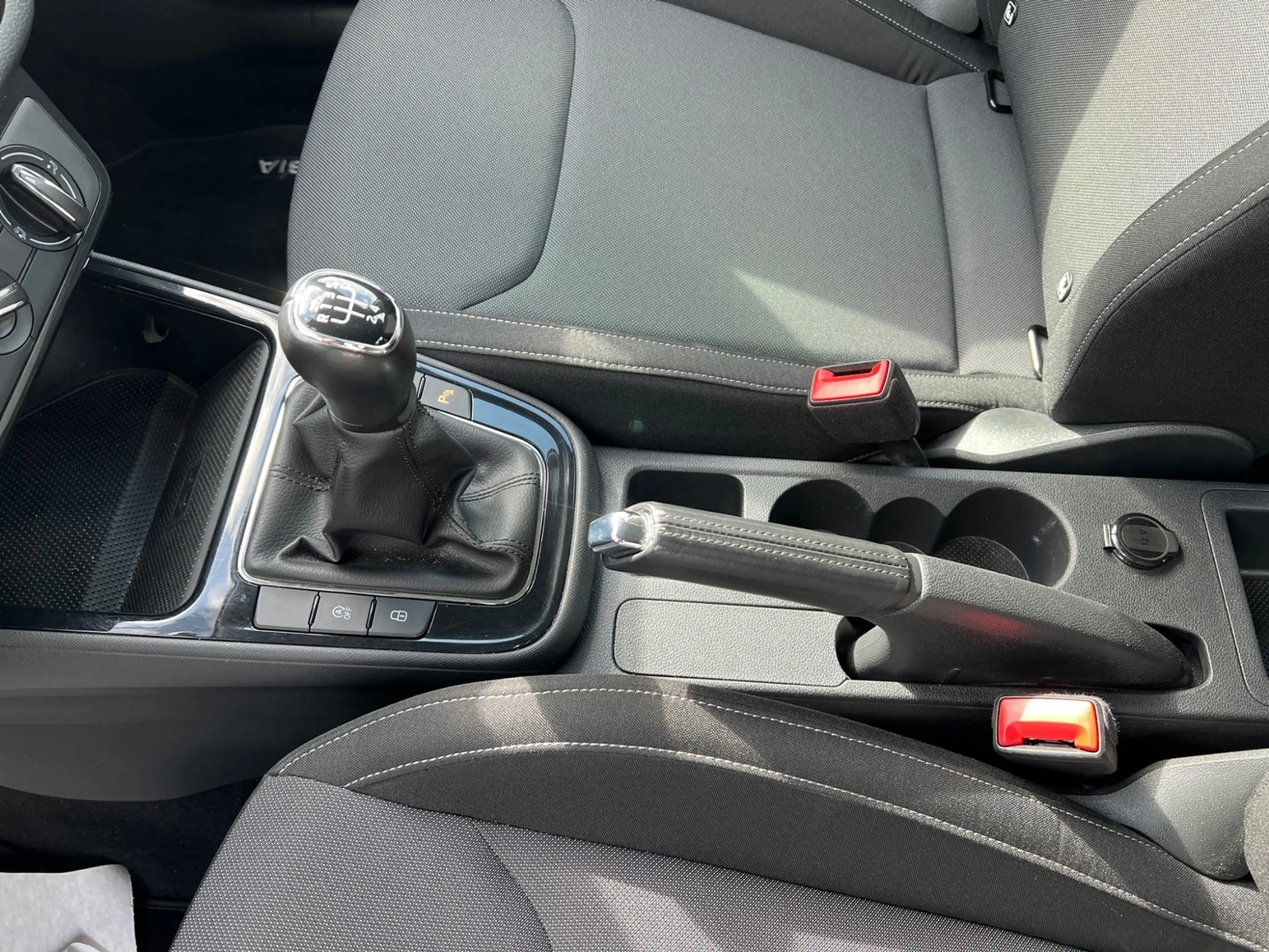 Skoda Fabia 1.0 TSI +LED +NAVI +CARPLAY +DAB +PDC +KLIMA + — photo 22