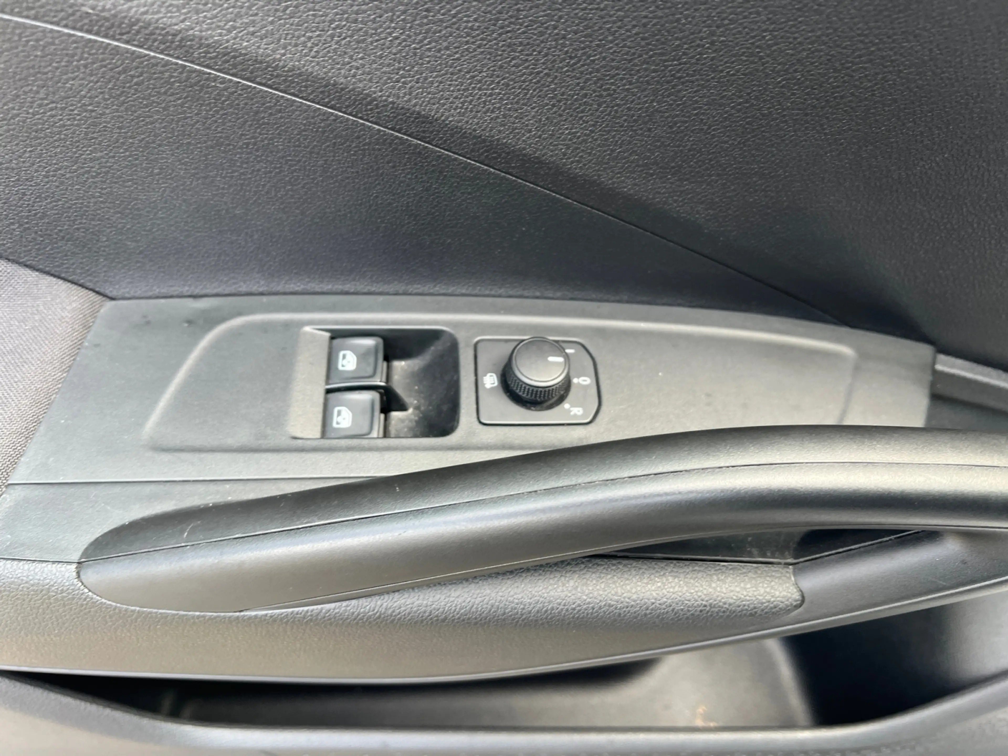 Skoda Fabia 1.0 TSI +LED +NAVI +CARPLAY +DAB +PDC +KLIMA + — photo 28