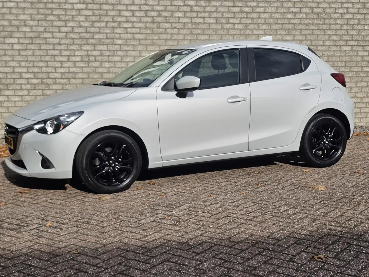 Mazda 2 1.5 Skyactiv-G Sport Selected Camera/Ccr Wit - 2