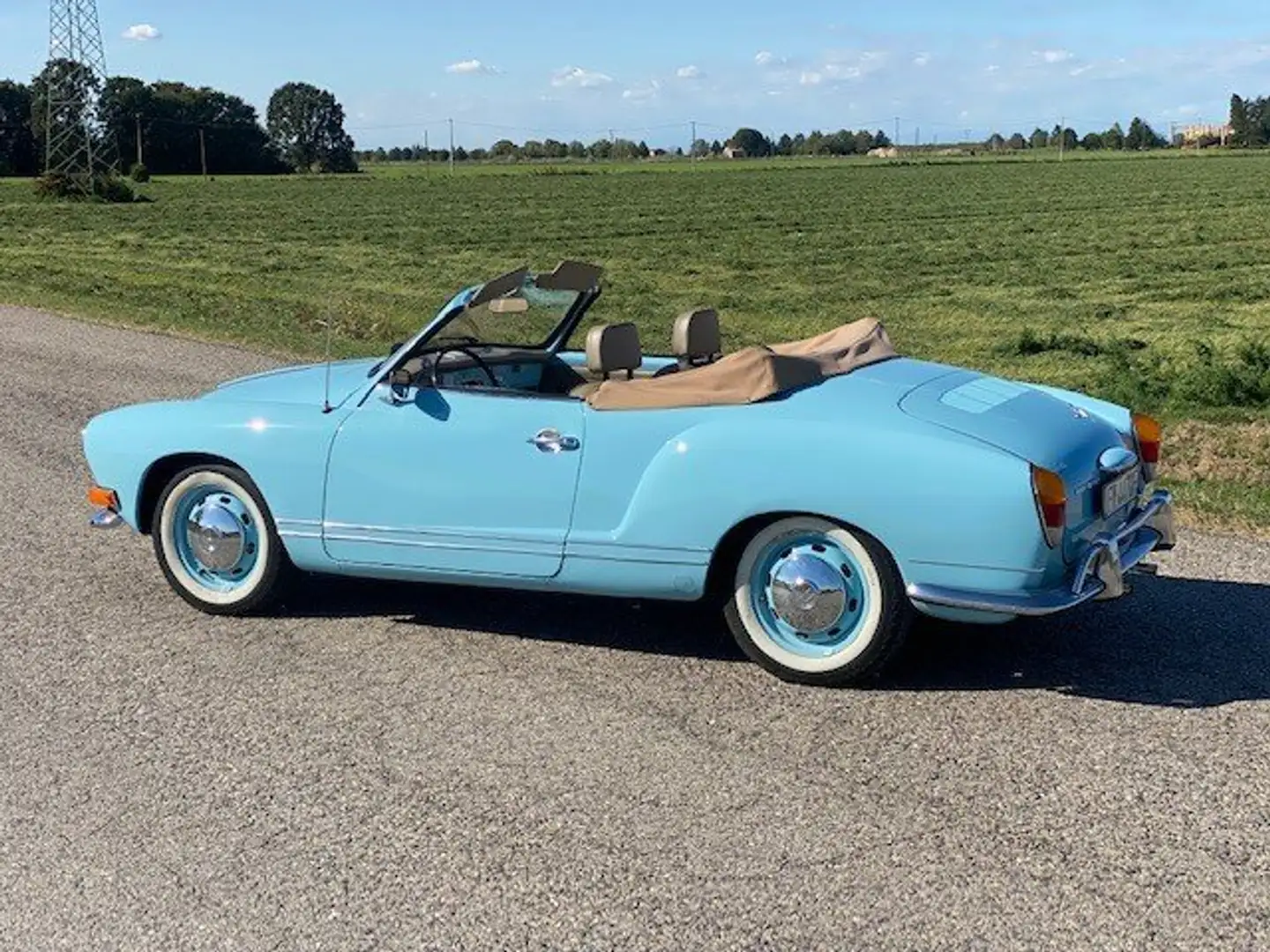 Volkswagen Karmann Ghia Cabriolet Bleu - 2
