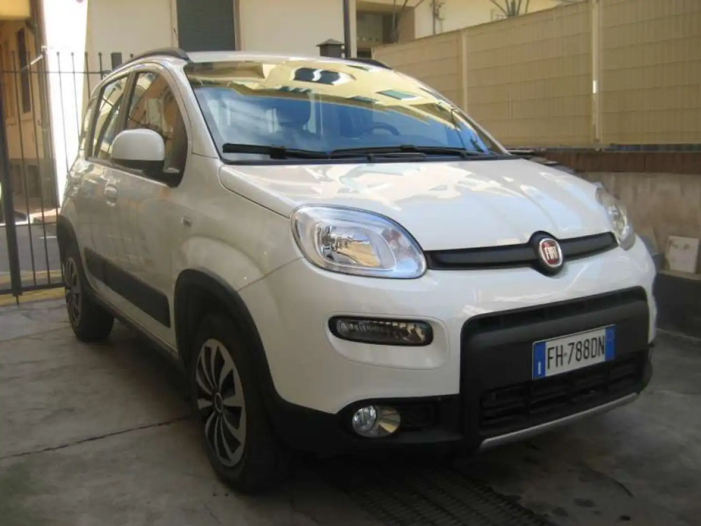 Fiat New Panda 1.3 MJET 95 CV S-S 4X4 Weiß - 1