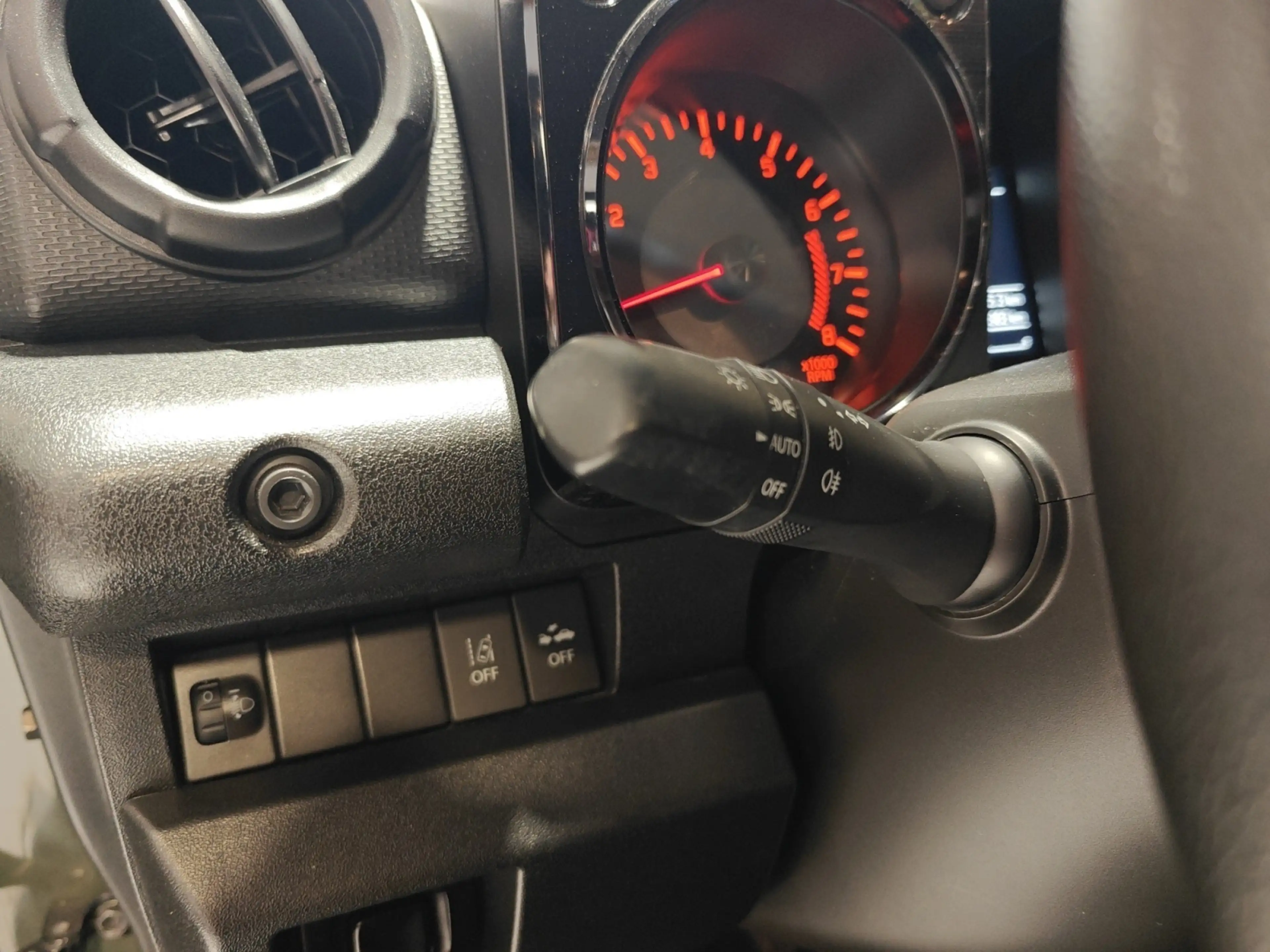 Suzuki Jimny Jimny 1.5 Allgrip Comfort (EURO 6d-TEMP) — photo 14