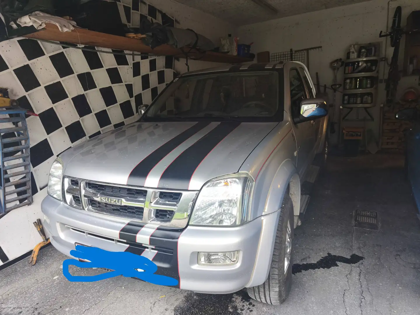 Isuzu D-Max D Max Pick Up Silber - 1