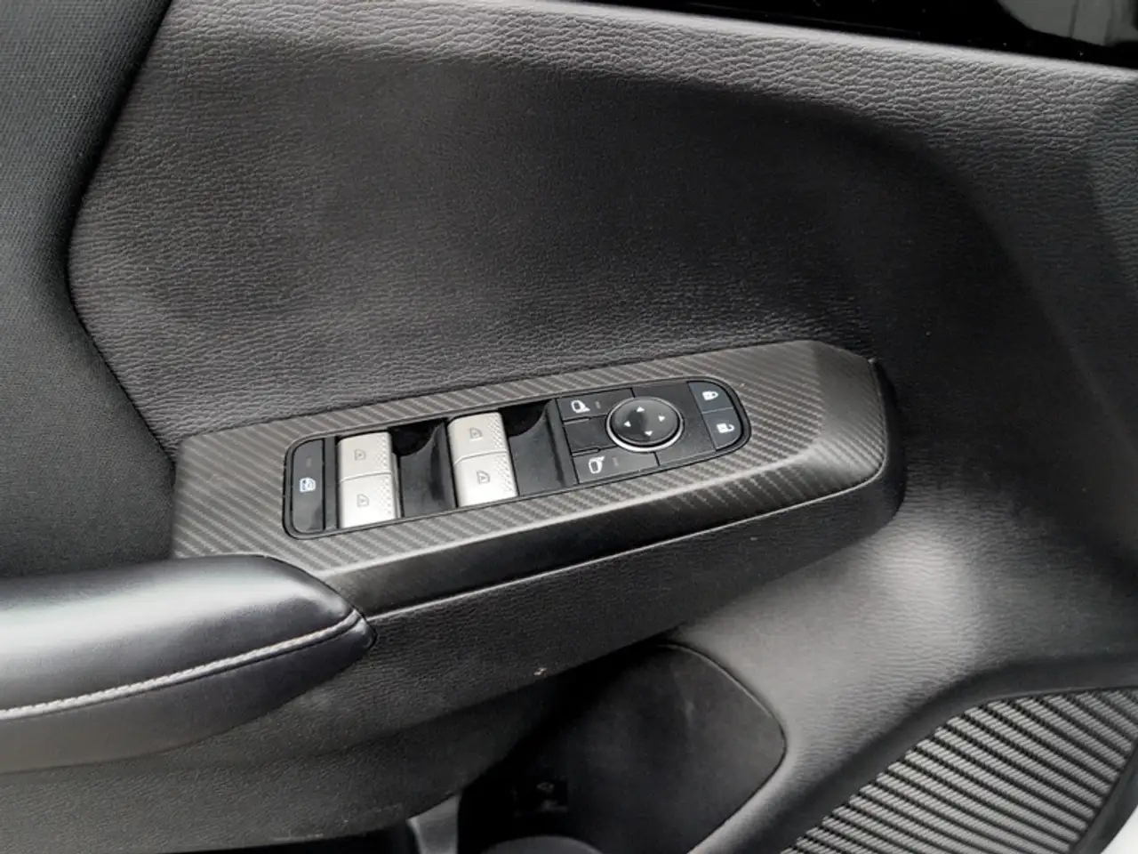 Mitsubishi Outlander снимка Mitsubishi Outlander