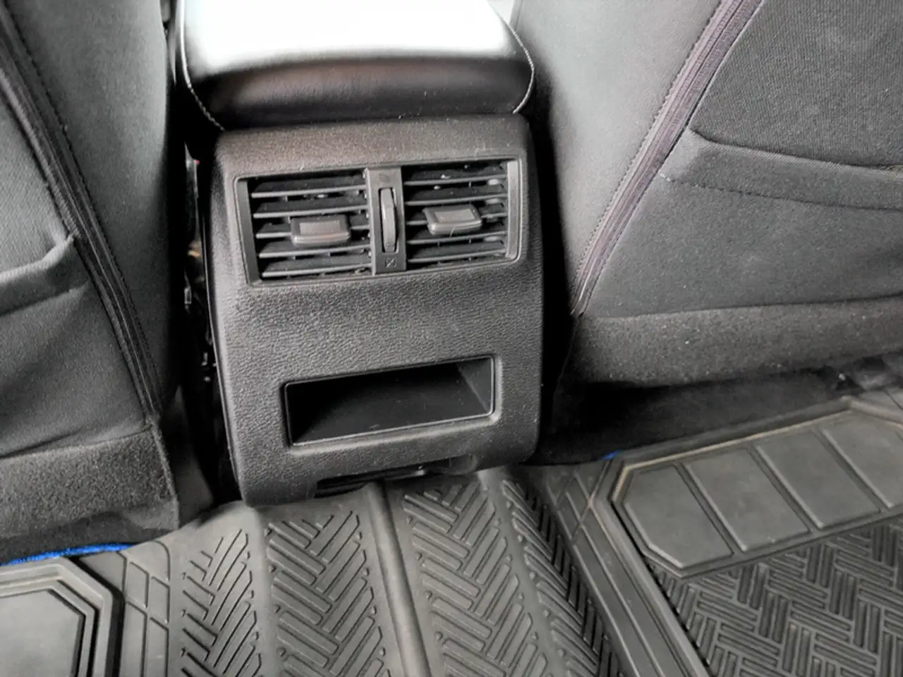 Mitsubishi Outlander снимка Mitsubishi Outlander