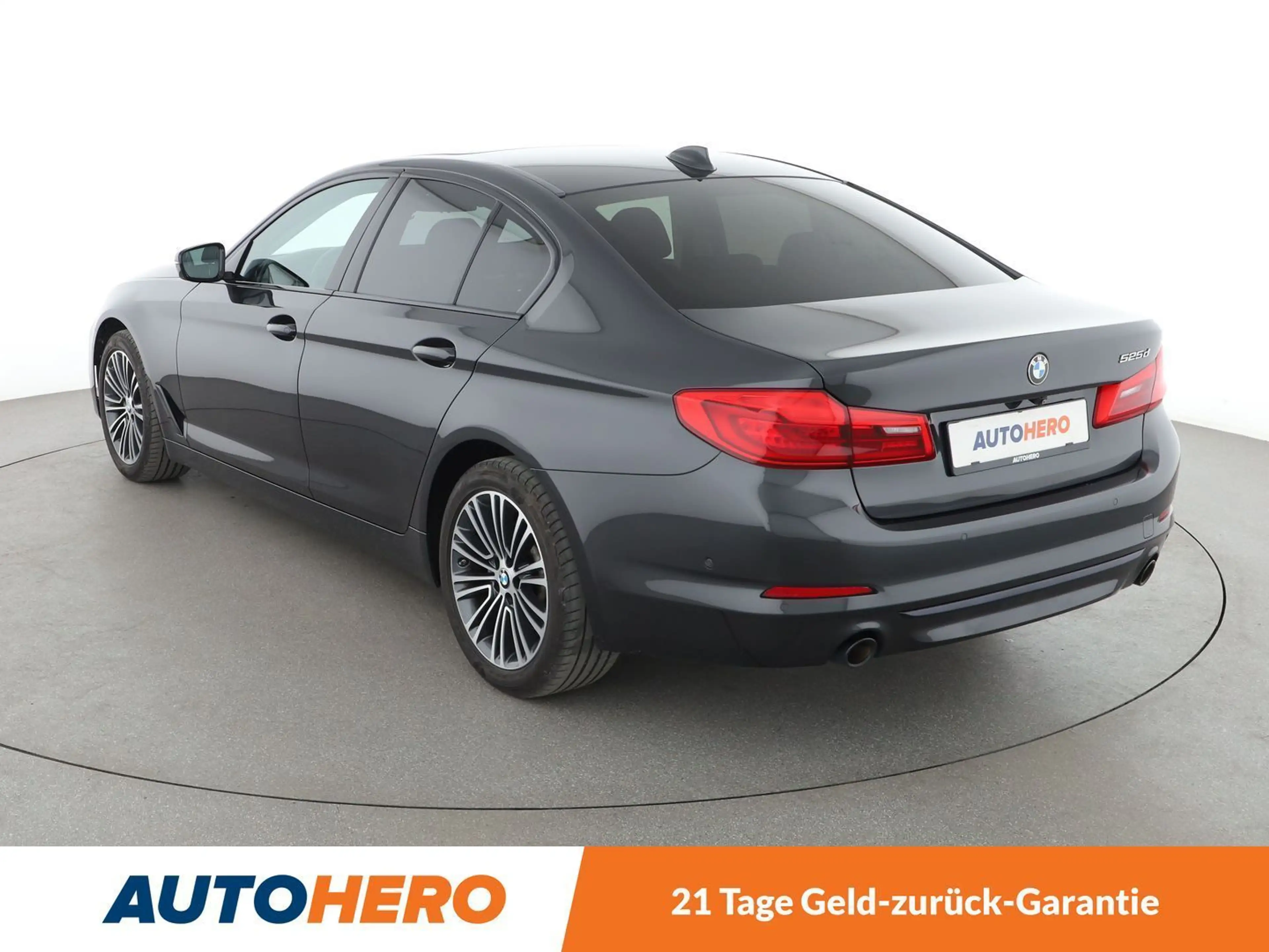 BMW 525 525d Sport Line Aut.*NAVI*HEAD-UP*LED*TEMPO*CAM* — photo 4