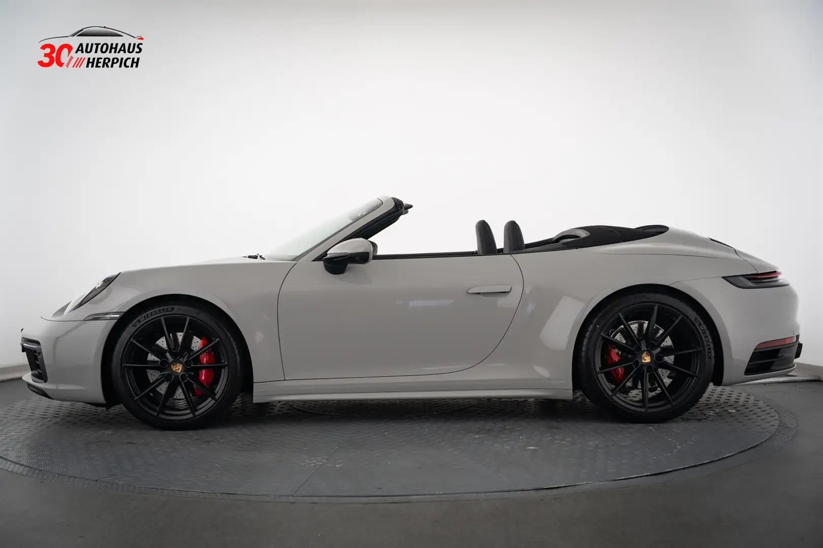Porsche 992 .1 Carrera 4S Cabrio Kreide ACC Sitzbelüftun Grau - 2