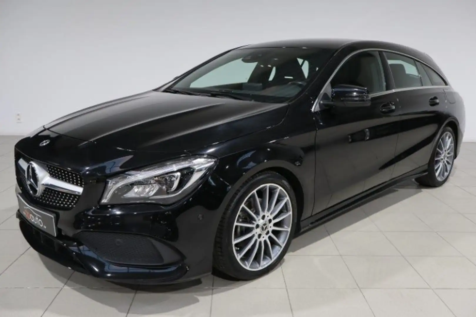 Mercedes-Benz CLA 200 CLA Shooting Brake 200 AMG Line - 2