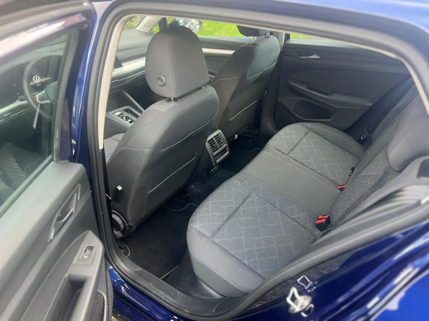 Volkswagen Golf 1.0 eTSI Life OPF DSG Blauw - 2