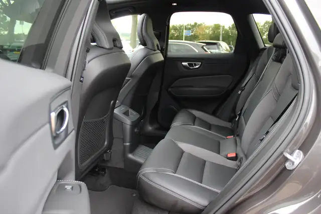 Volvo XC60 view 12