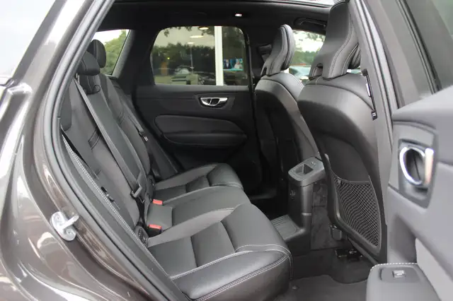 Volvo XC60 view 13
