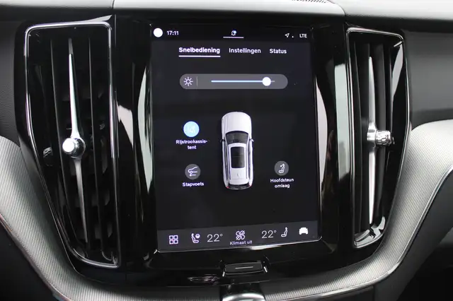 Volvo XC60 view 27