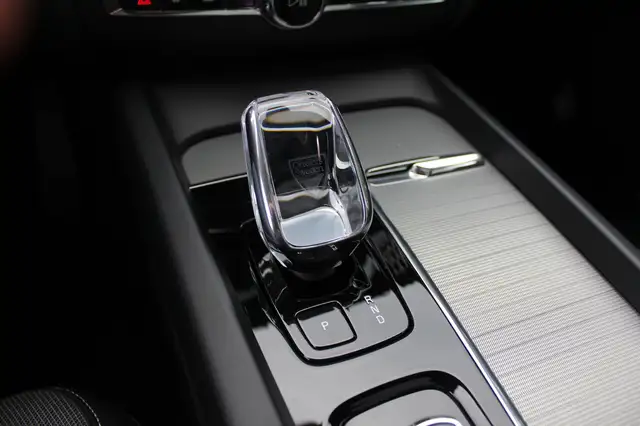 Volvo XC60 view 30