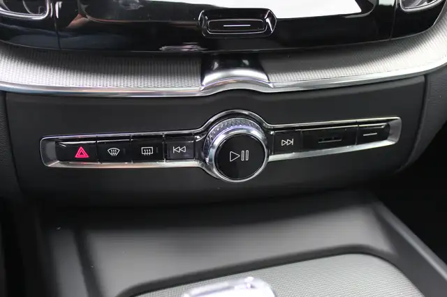 Volvo XC60 view 29