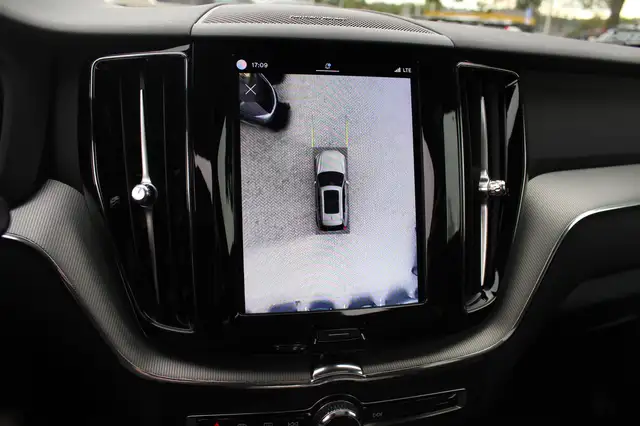 Volvo XC60 view 22