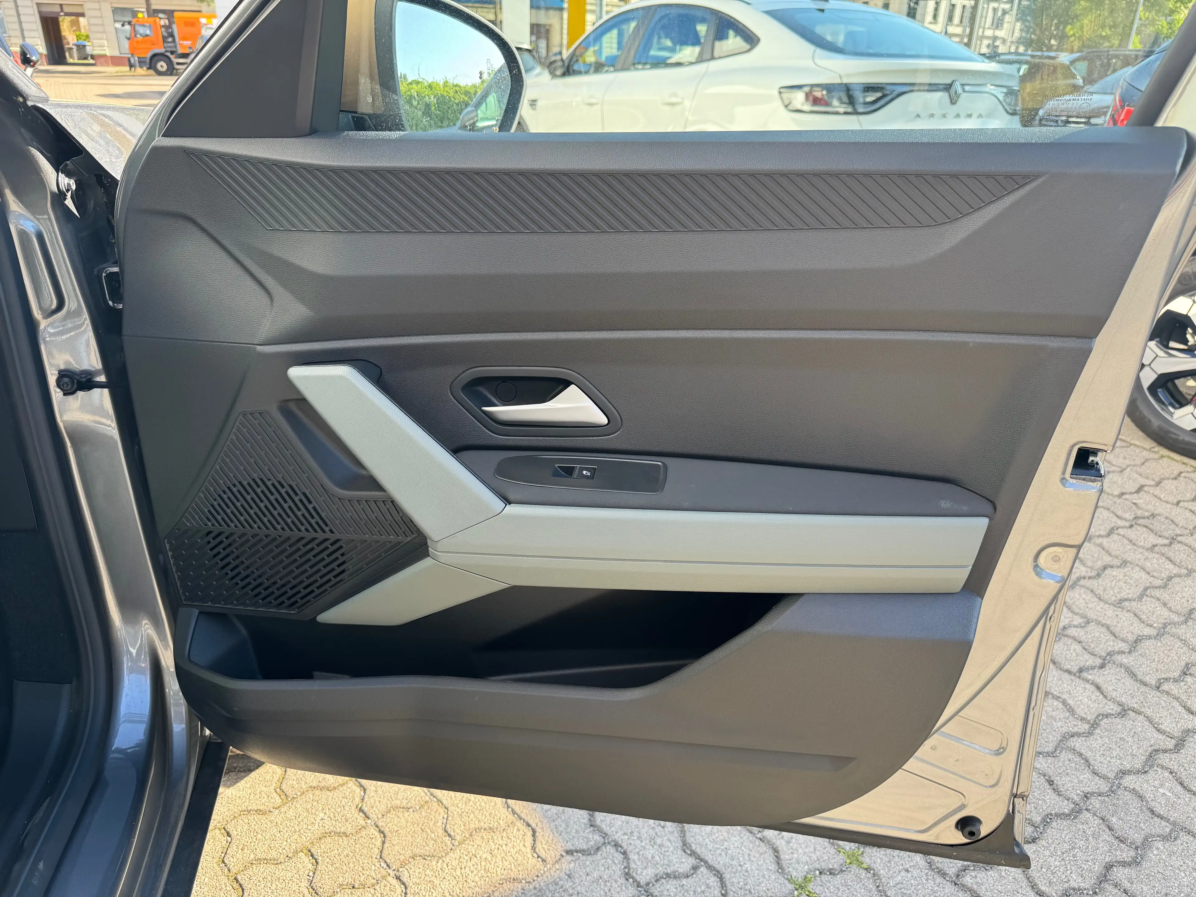 Dacia Bigster Hybrid 155 Extreme Citypaket Winter Plus Paket — photo 13