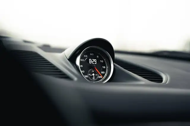 Porsche 911 view 16