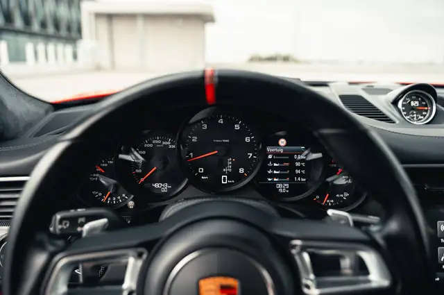 Porsche 911 view 17