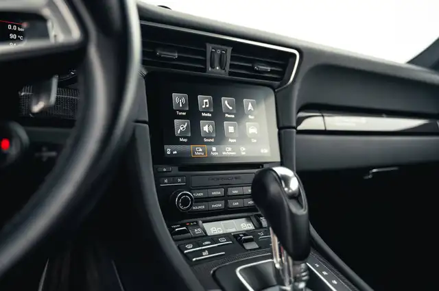 Porsche 911 view 14