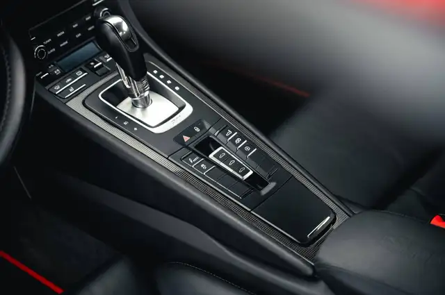 Porsche 911 view 12