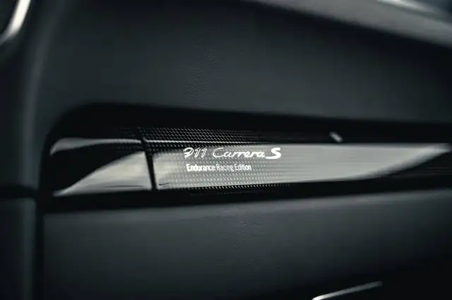 Porsche 911 view 15