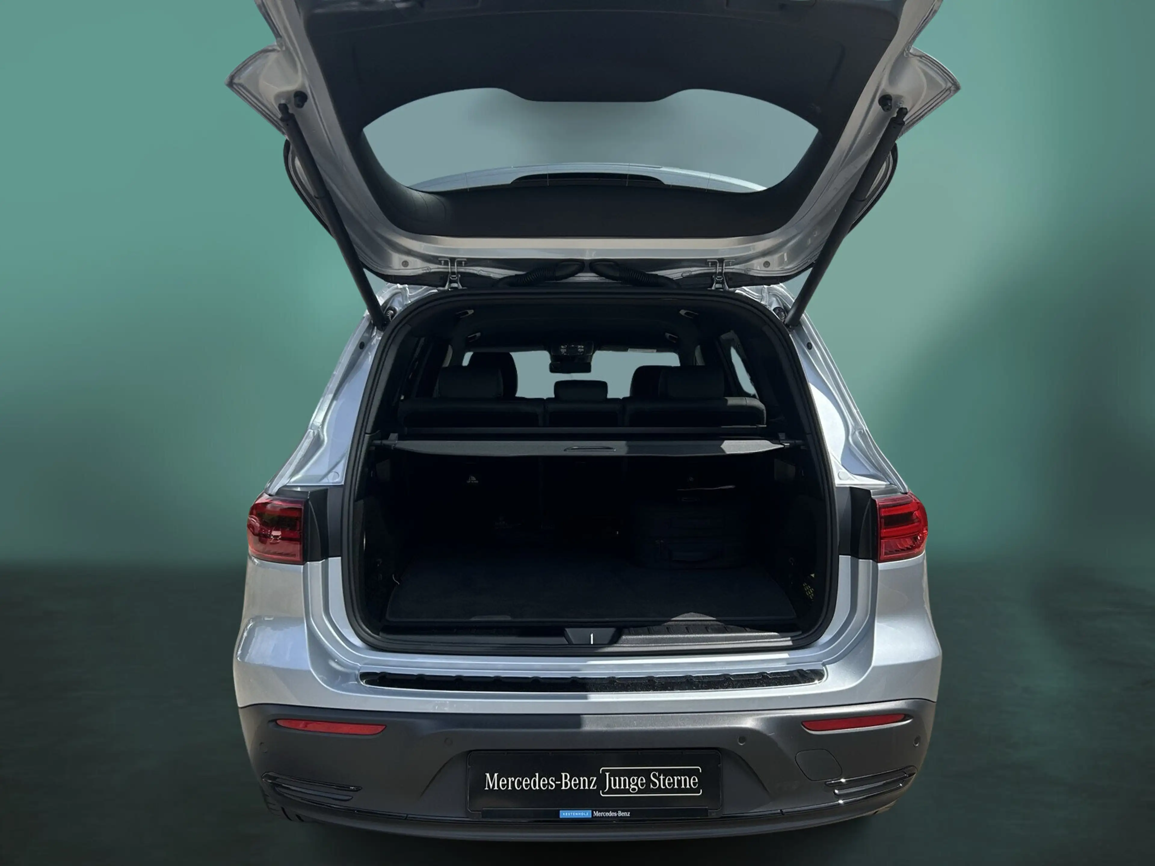 Mercedes-Benz EQB 250 EQB 250+ ELECTRIC ART+NIGHT+DISTR+360+19"+EASYPA — photo 15