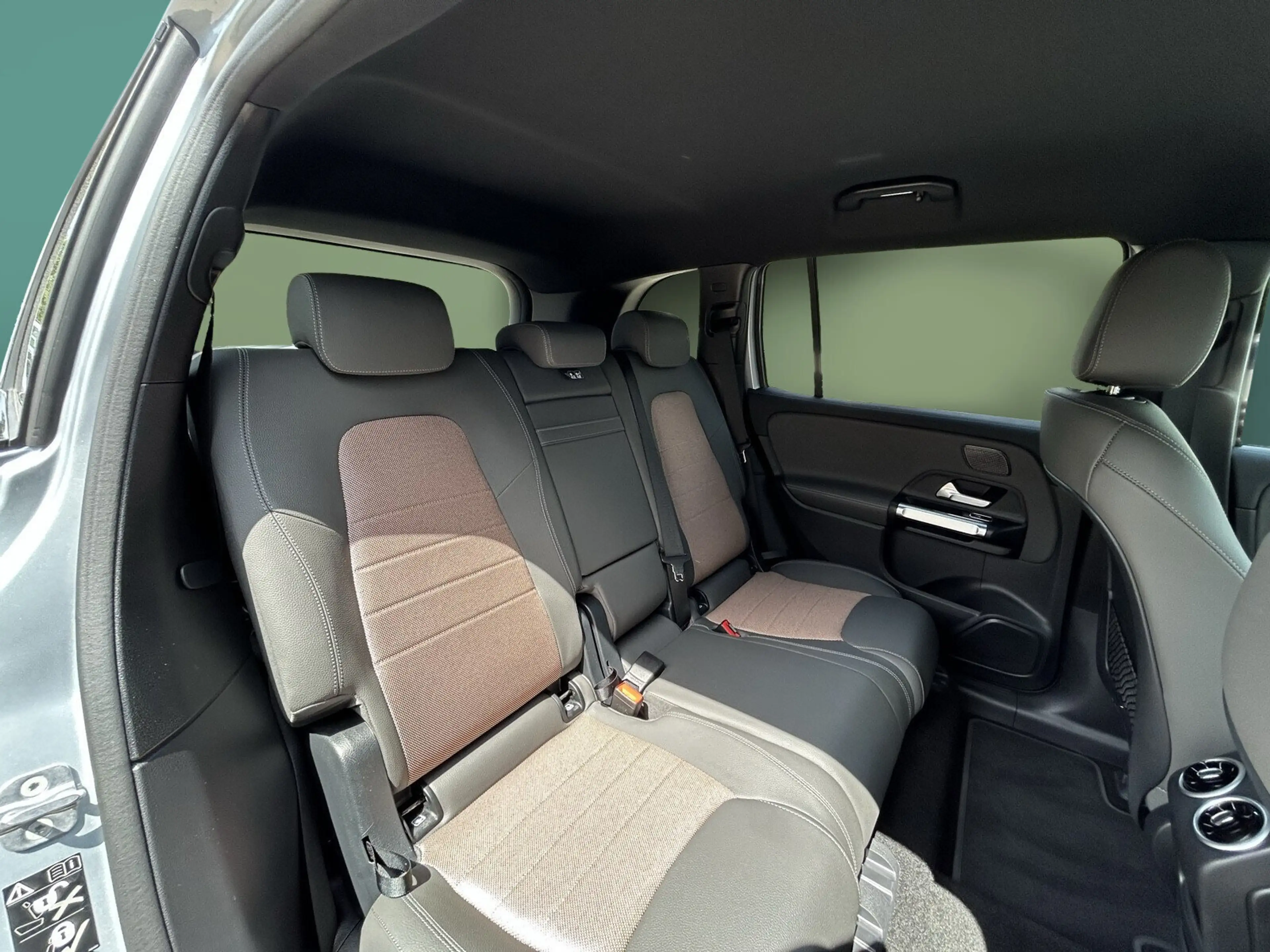 Mercedes-Benz EQB 250 EQB 250+ ELECTRIC ART+NIGHT+DISTR+360+19"+EASYPA — photo 13
