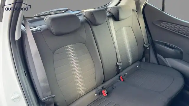 Hyundai I10 view 7