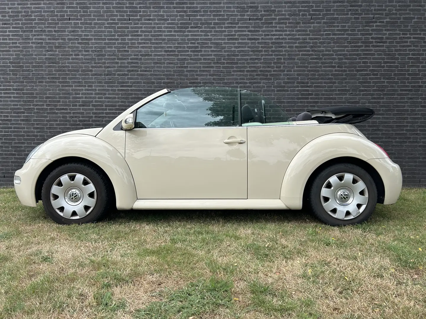 Volkswagen New Beetle 1.6 Highline 102 Pk Airco Stoelverwarming Wit - 2