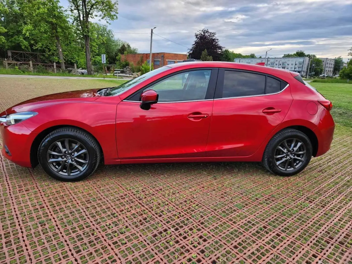Mazda 3 Mazda 3 2.0 SKYACTIV-G 120 Center-Line Rouge - 1