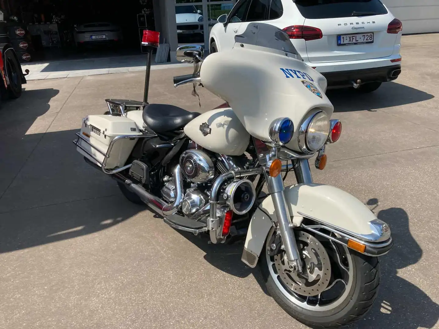 Harley-Davidson Electra Glide Blanc - 1