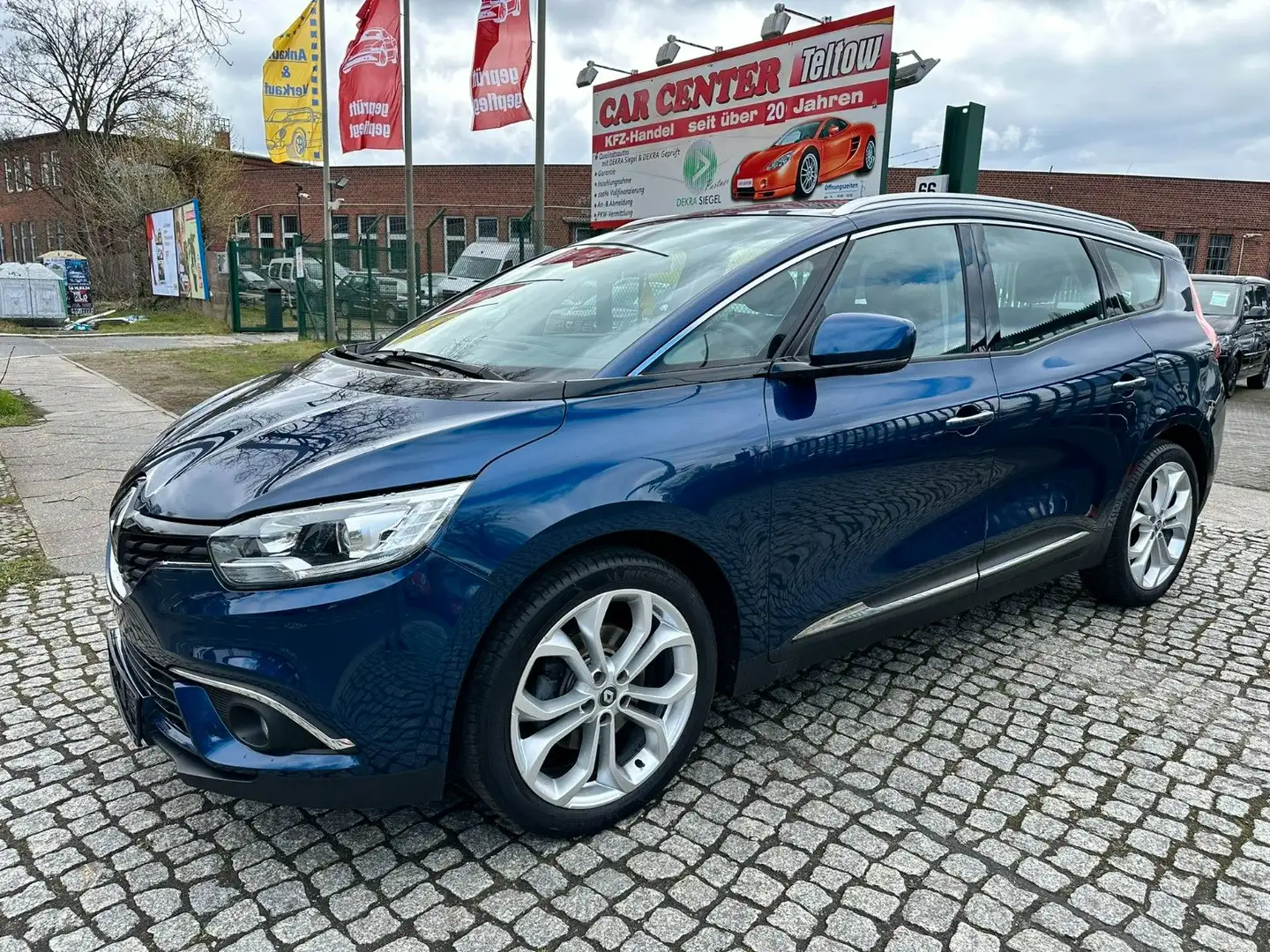 Renault Grand Scenic IV 7-Sitzer Blau - 1