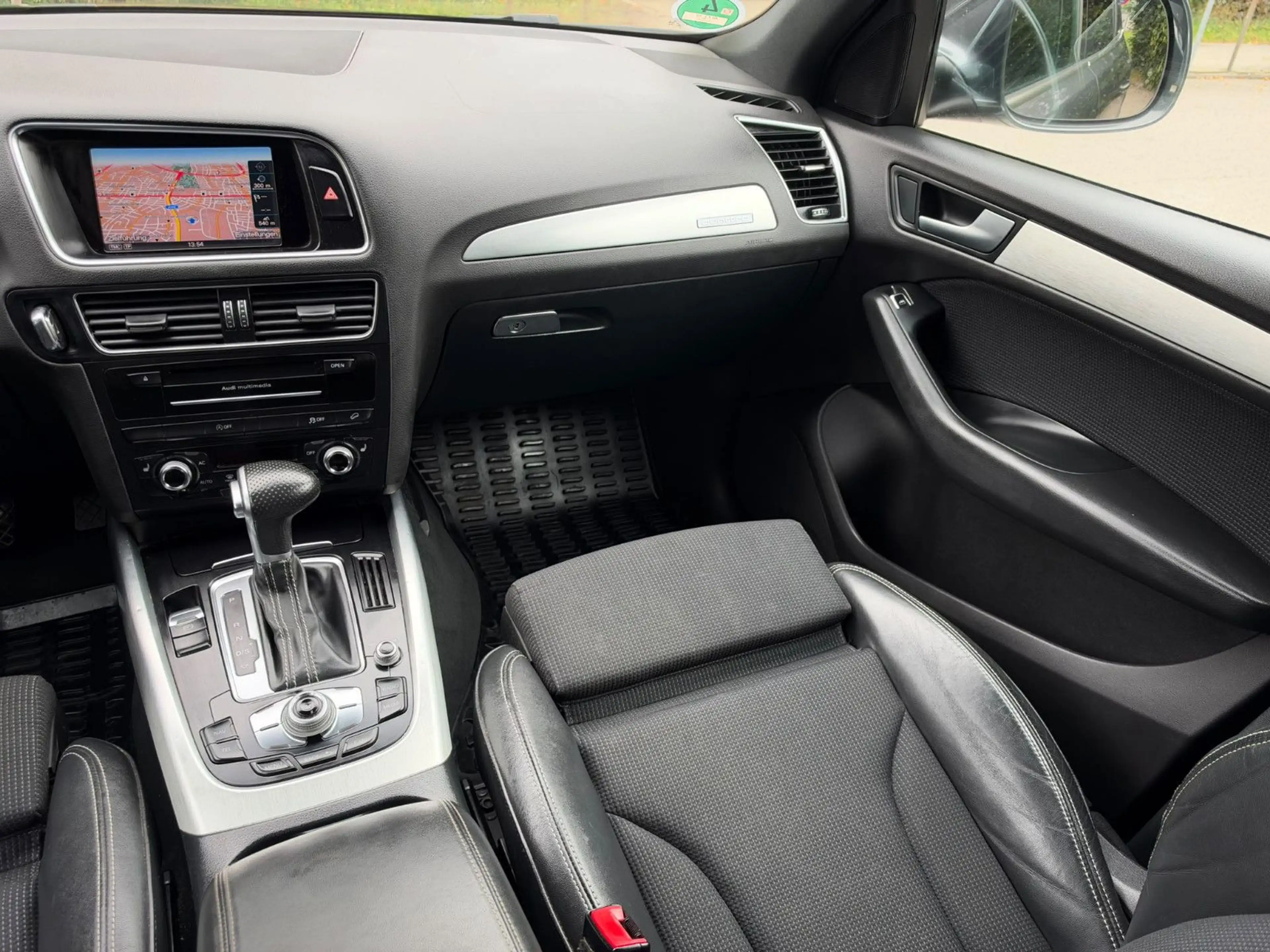 Audi Q5 3.0 TDI S tronic quattro Navi S-Line AHK — photo 12