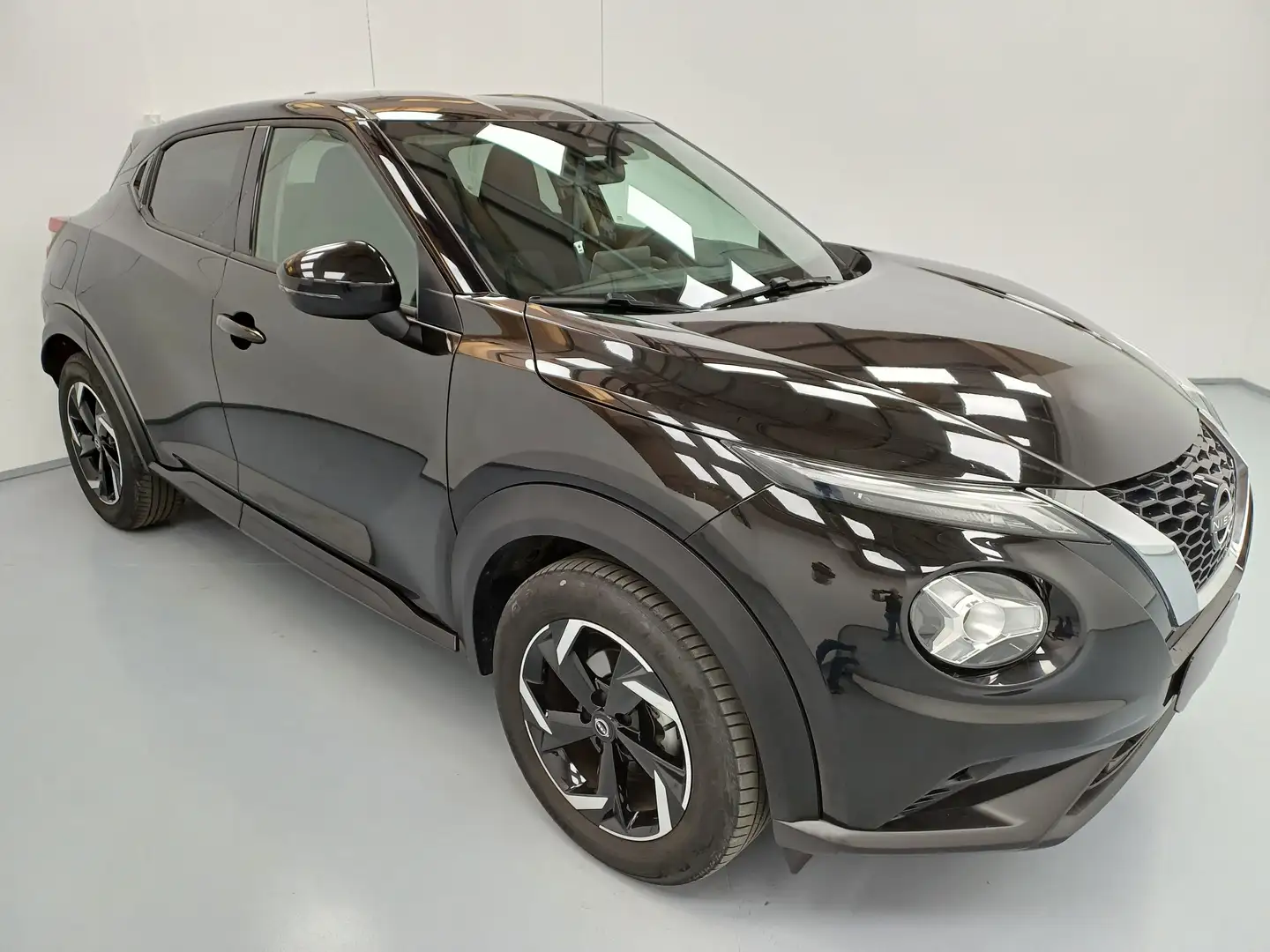 Nissan Juke *PROMO KASKO* ACENTA 1.0 DIG-T 114 CV **LED+17"** Zwart - 1