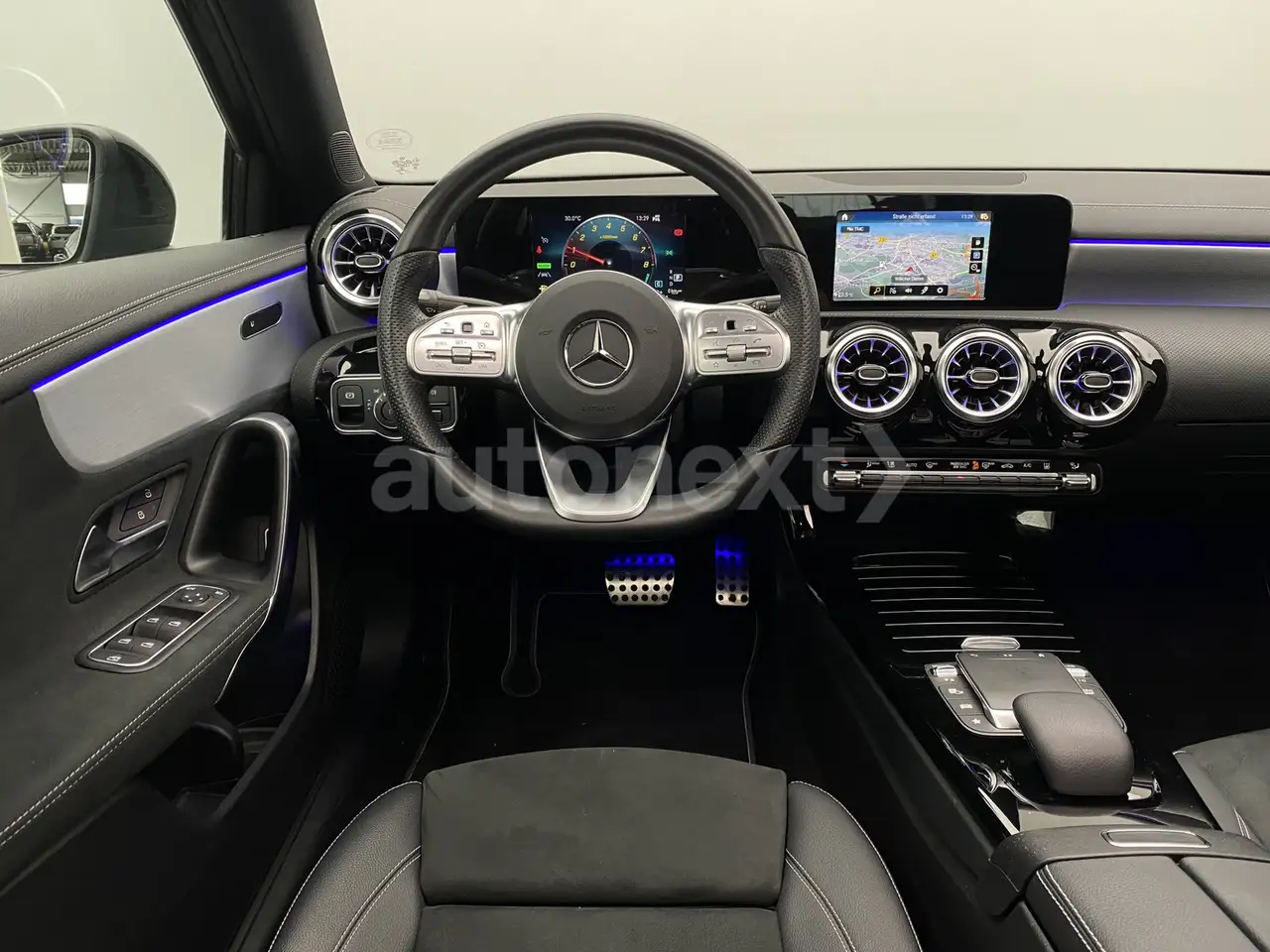 Mercedes-Benz A-Class e Limo. *2x AMG Line+Night* Edition 2021 (1079), миниатюра 2