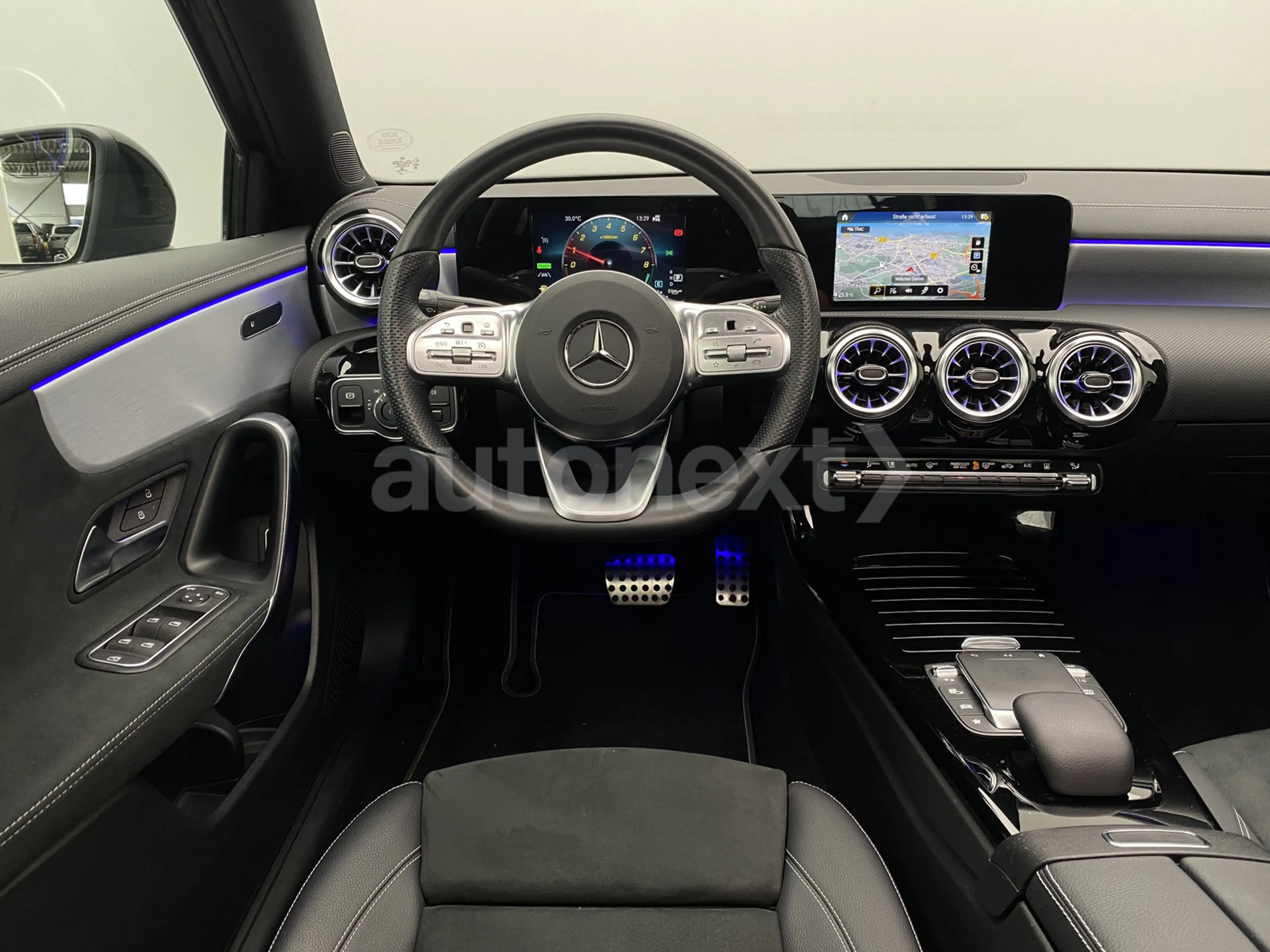 Mercedes-Benz A 250 e Limo. *2x AMG Line+Night* Edition 2021 (1079) — photo 16