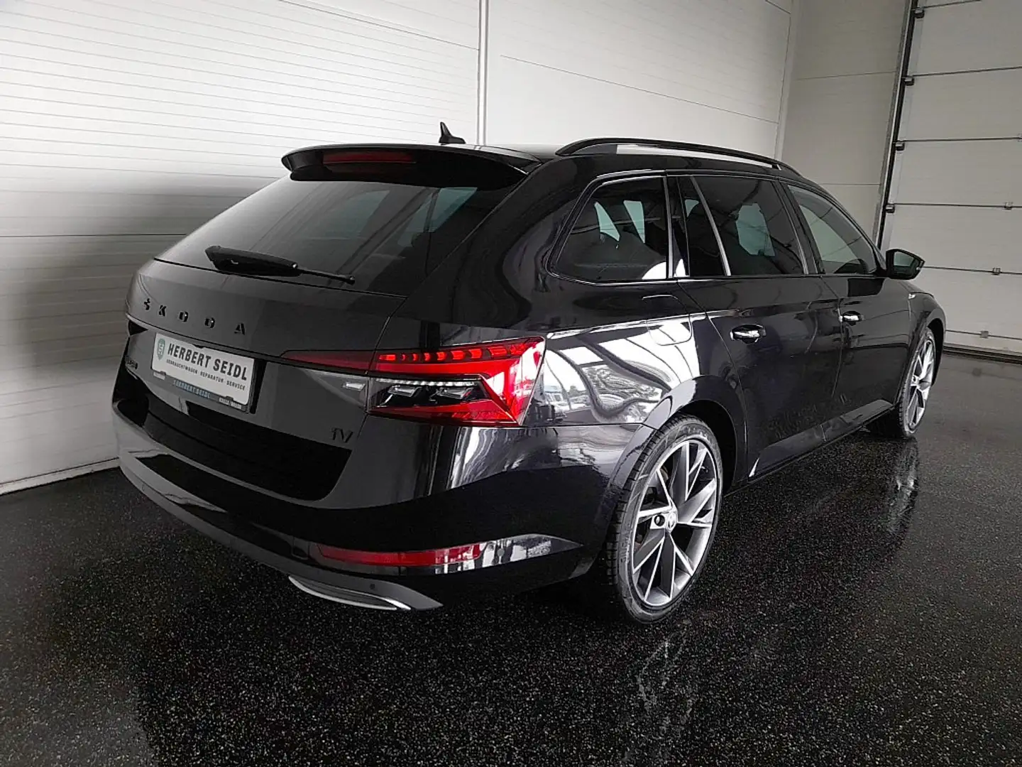 Skoda Superb Kombi SPORTLINE PHEV 156/218 DSG *STANDHZG / MA... Schwarz - 2