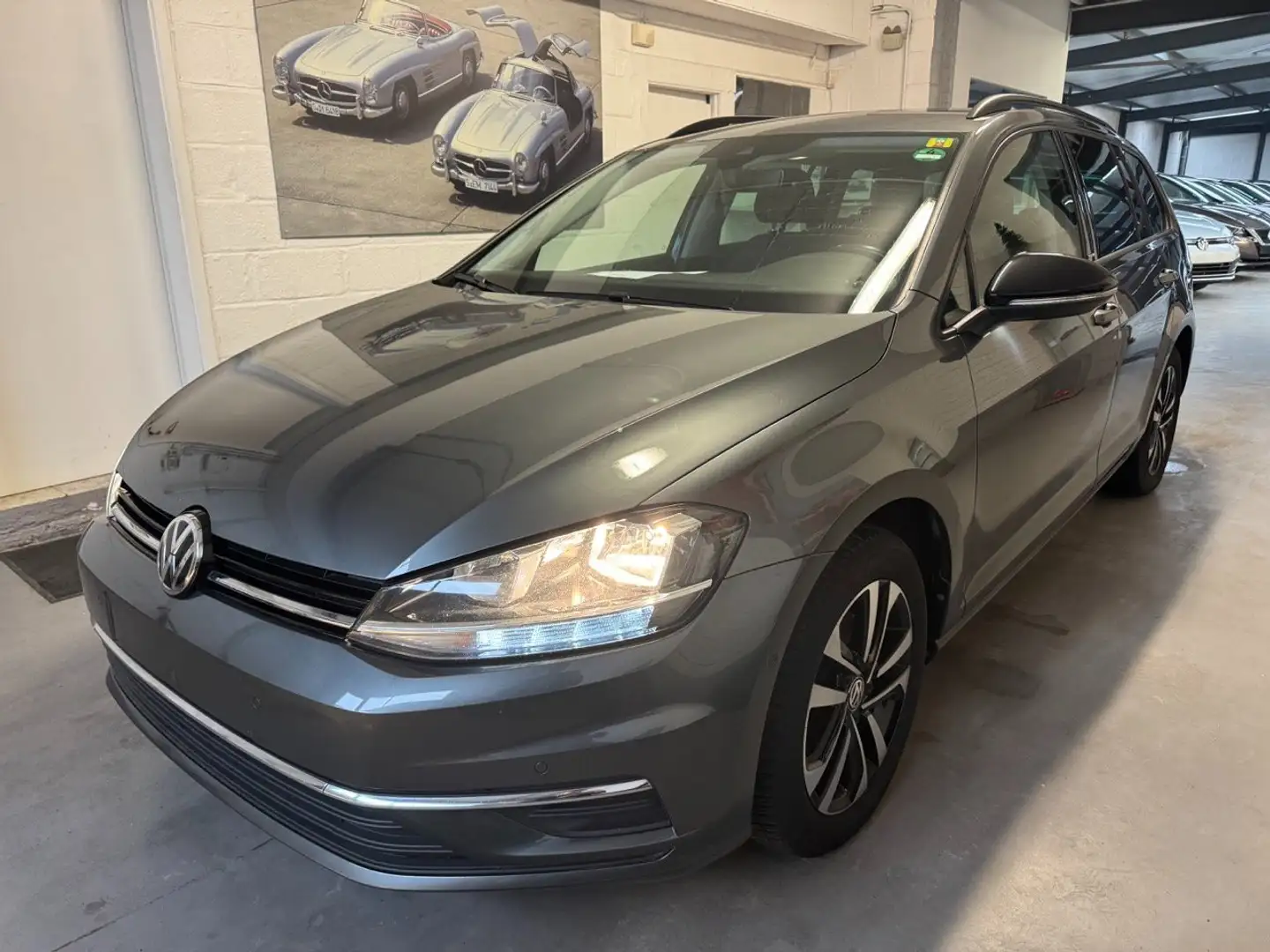 Volkswagen Golf Variant SW 1.6 SCR TDi Grijs - 1