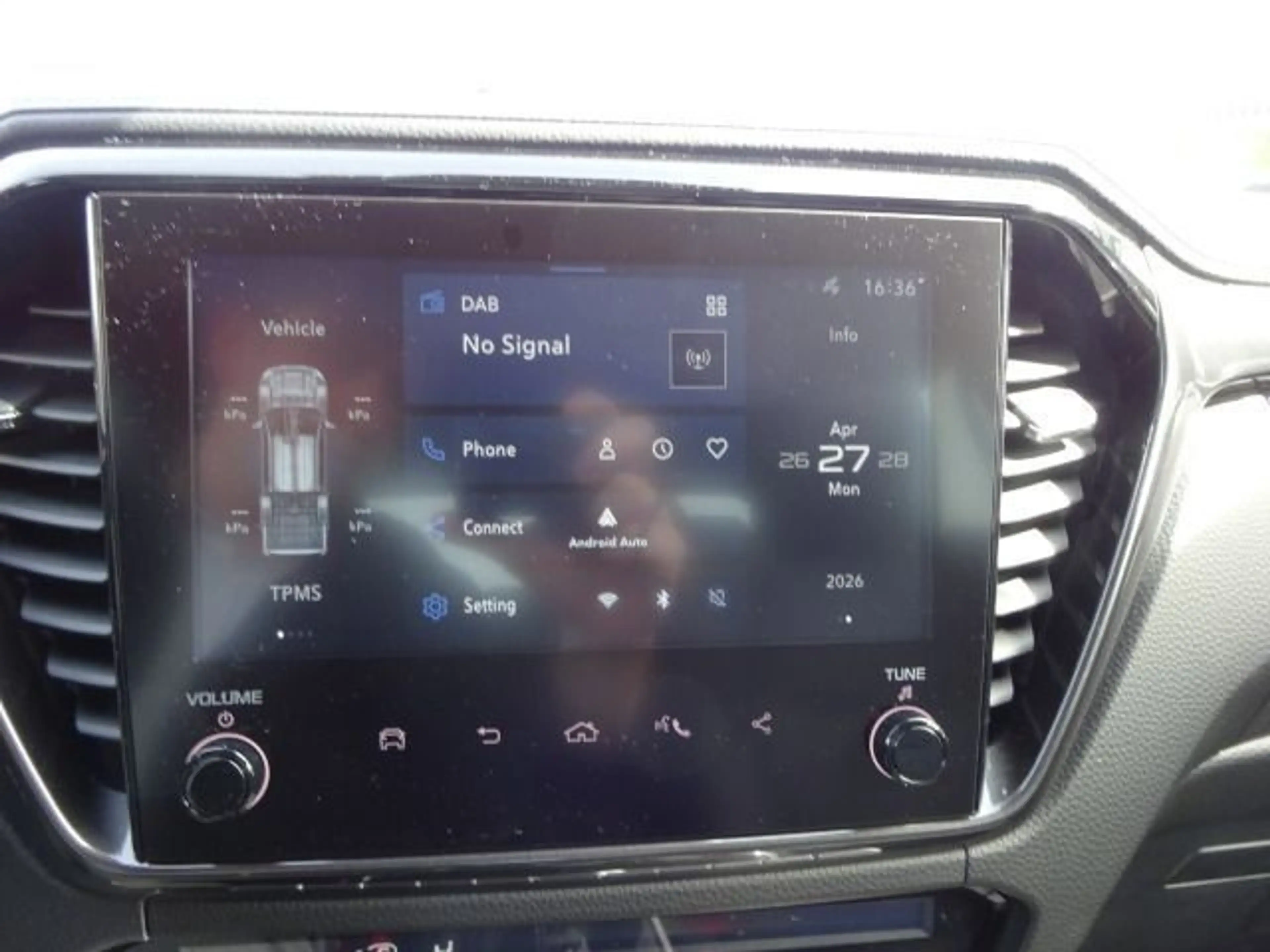 Isuzu D-Max Double Cab 1.9 4WD V-CROSS Kamera CarPlay — photo 12