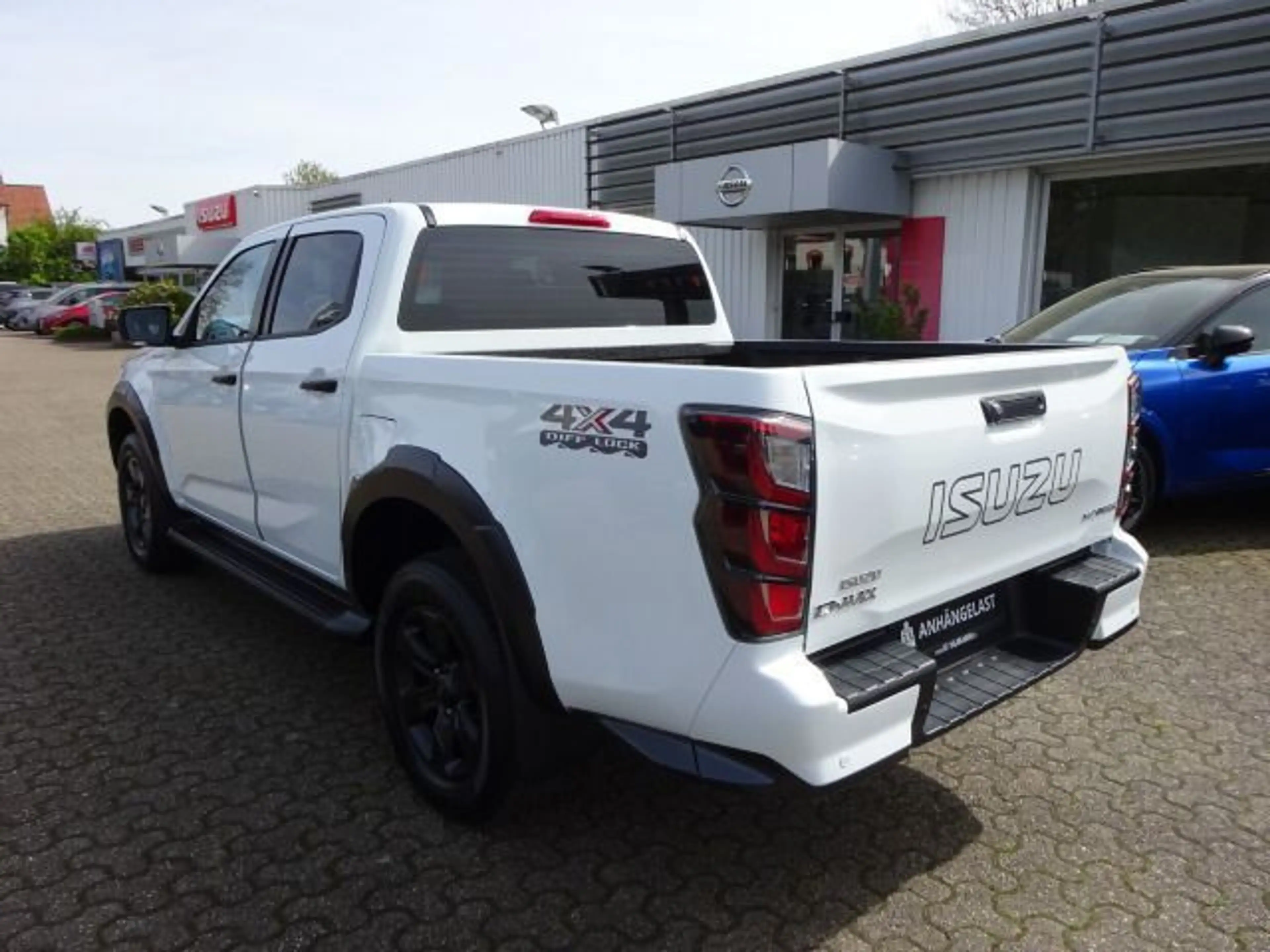 Isuzu D-Max Double Cab 1.9 4WD V-CROSS Kamera CarPlay — photo 7