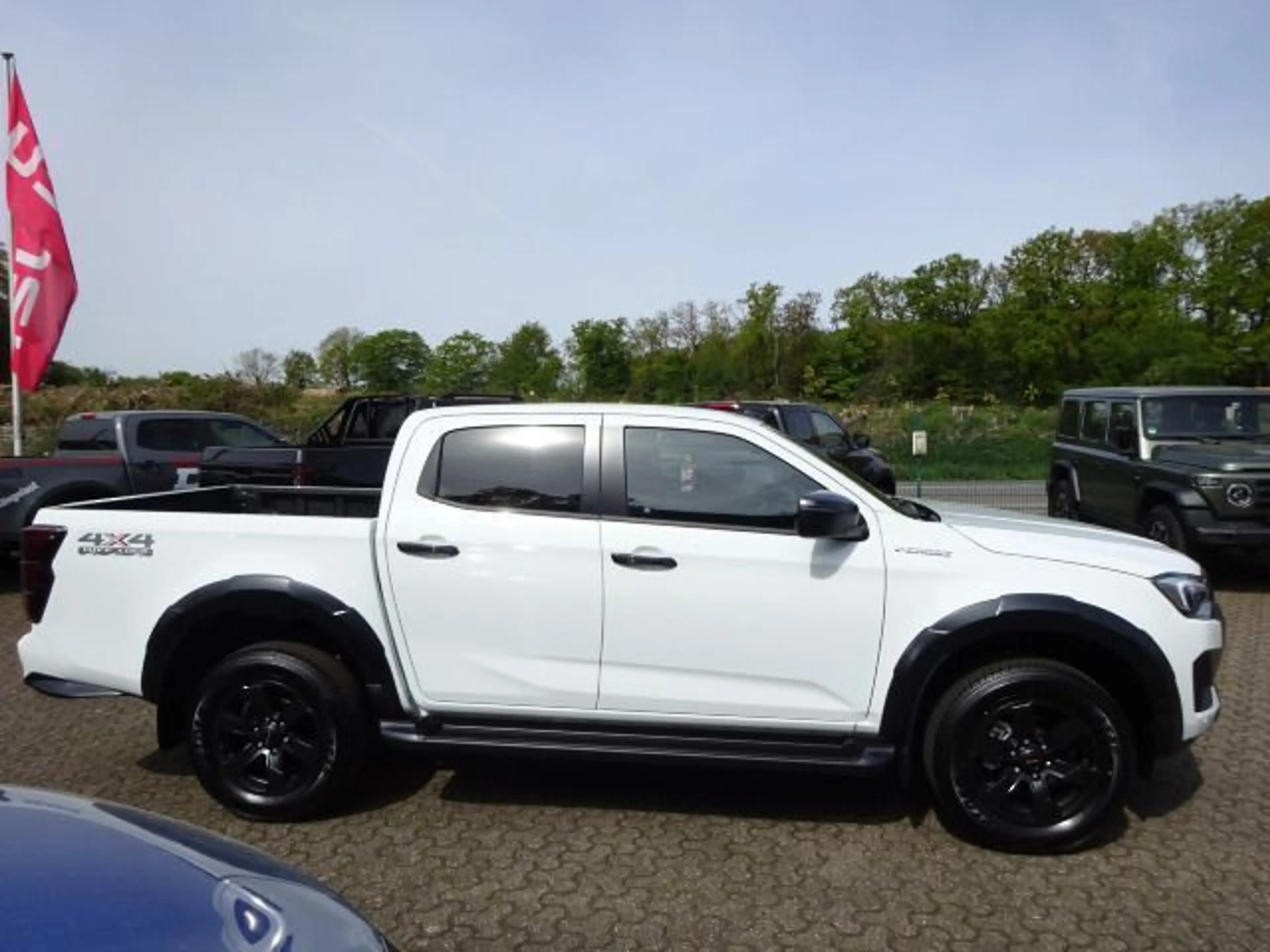 Isuzu D-Max Double Cab 1.9 4WD V-CROSS Kamera CarPlay — photo 4