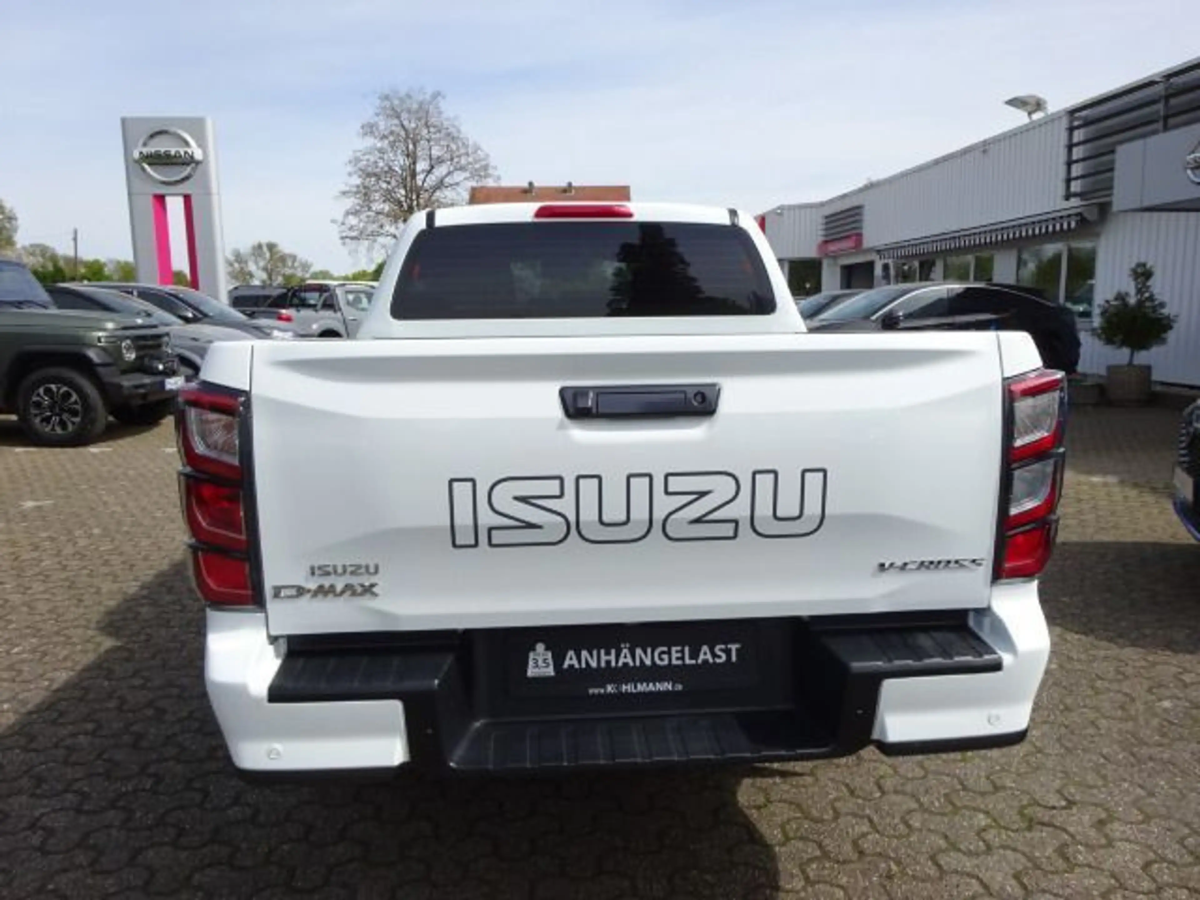 Isuzu D-Max Double Cab 1.9 4WD V-CROSS Kamera CarPlay — photo 6