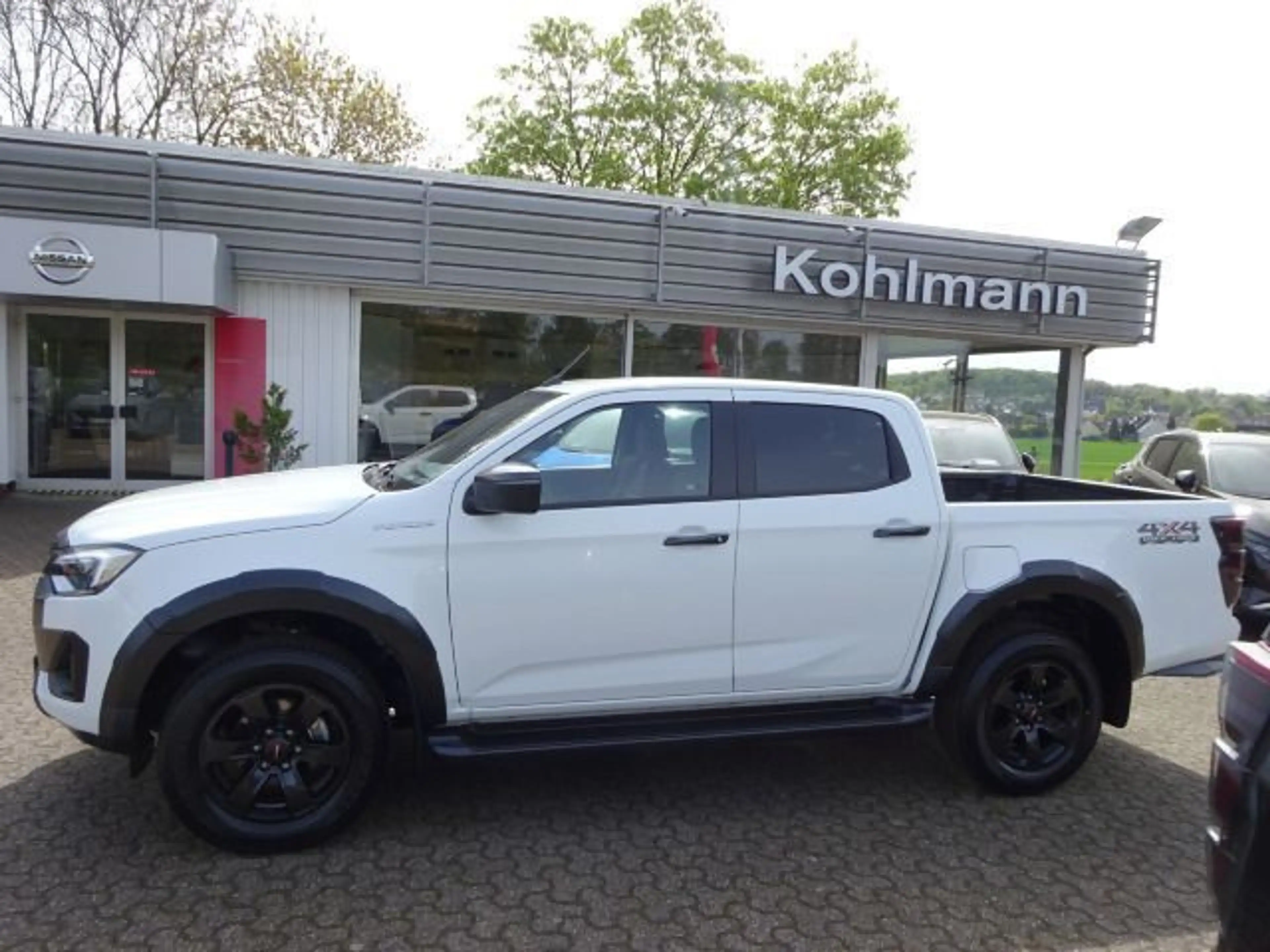 Isuzu D-Max Double Cab 1.9 4WD V-CROSS Kamera CarPlay — photo 8