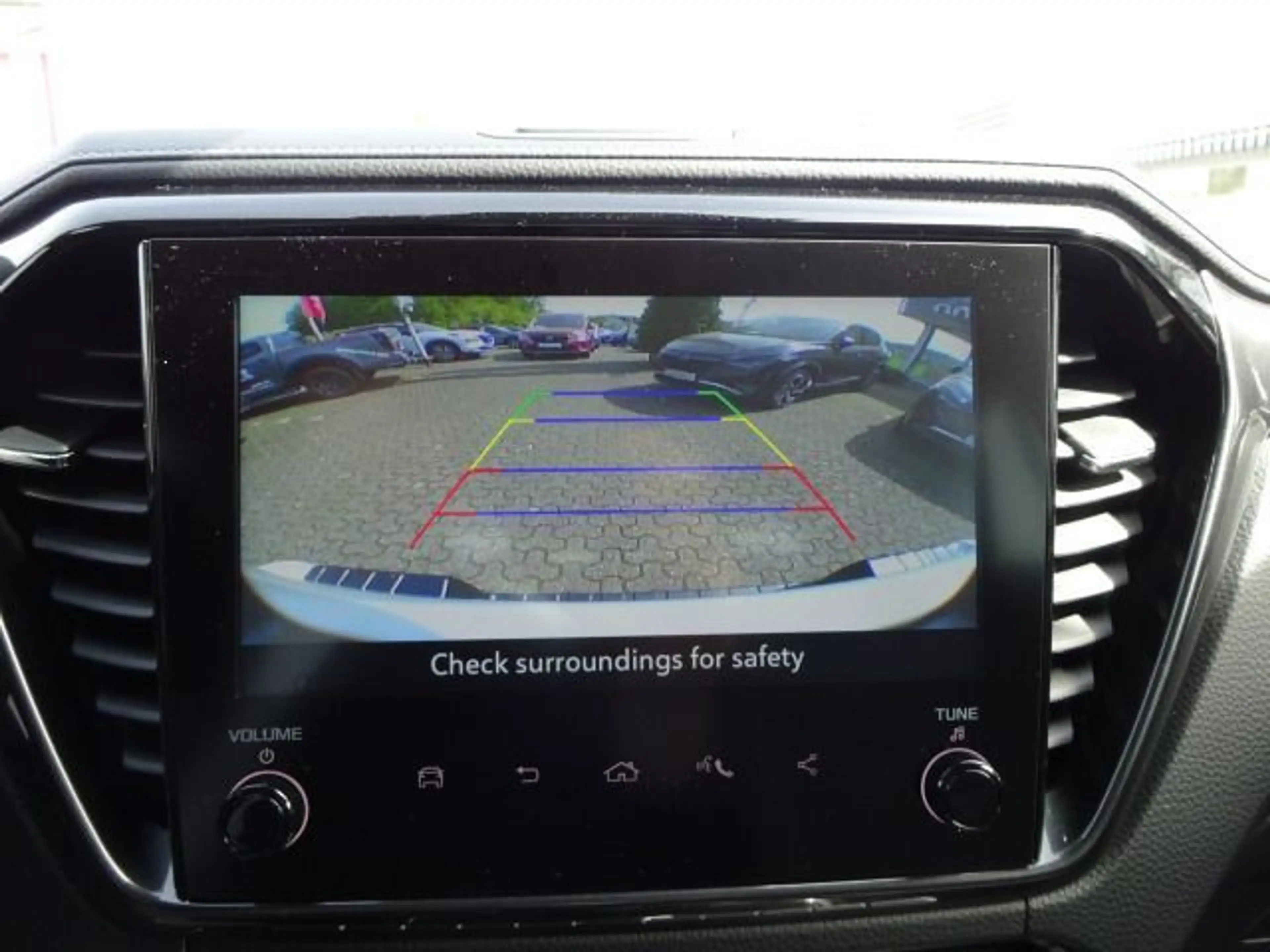 Isuzu D-Max Double Cab 1.9 4WD V-CROSS Kamera CarPlay — photo 13