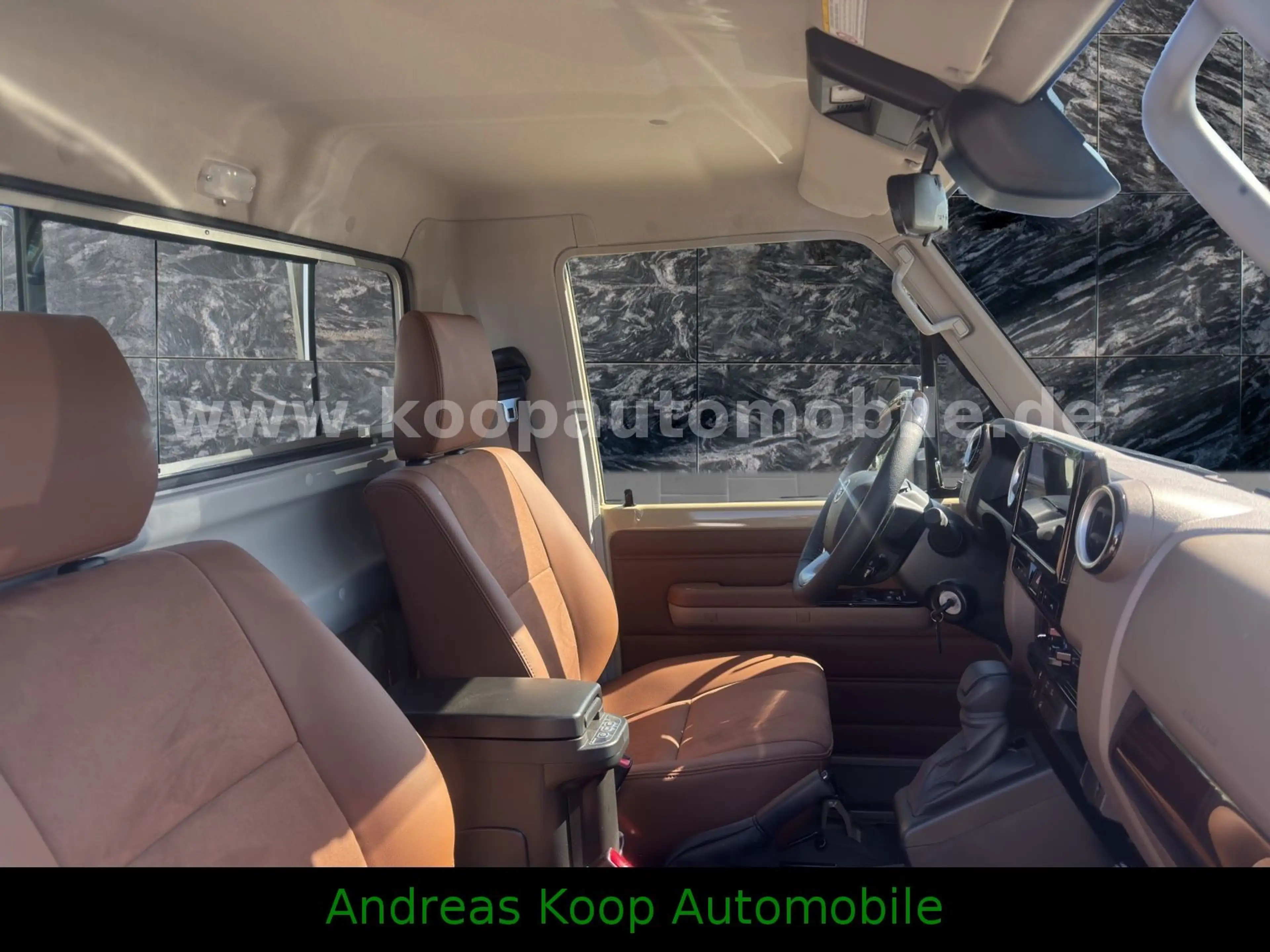 Toyota Land Cruiser GRJ 79 SC Aut. LX-Z LED ALU SOFORT — photo 9