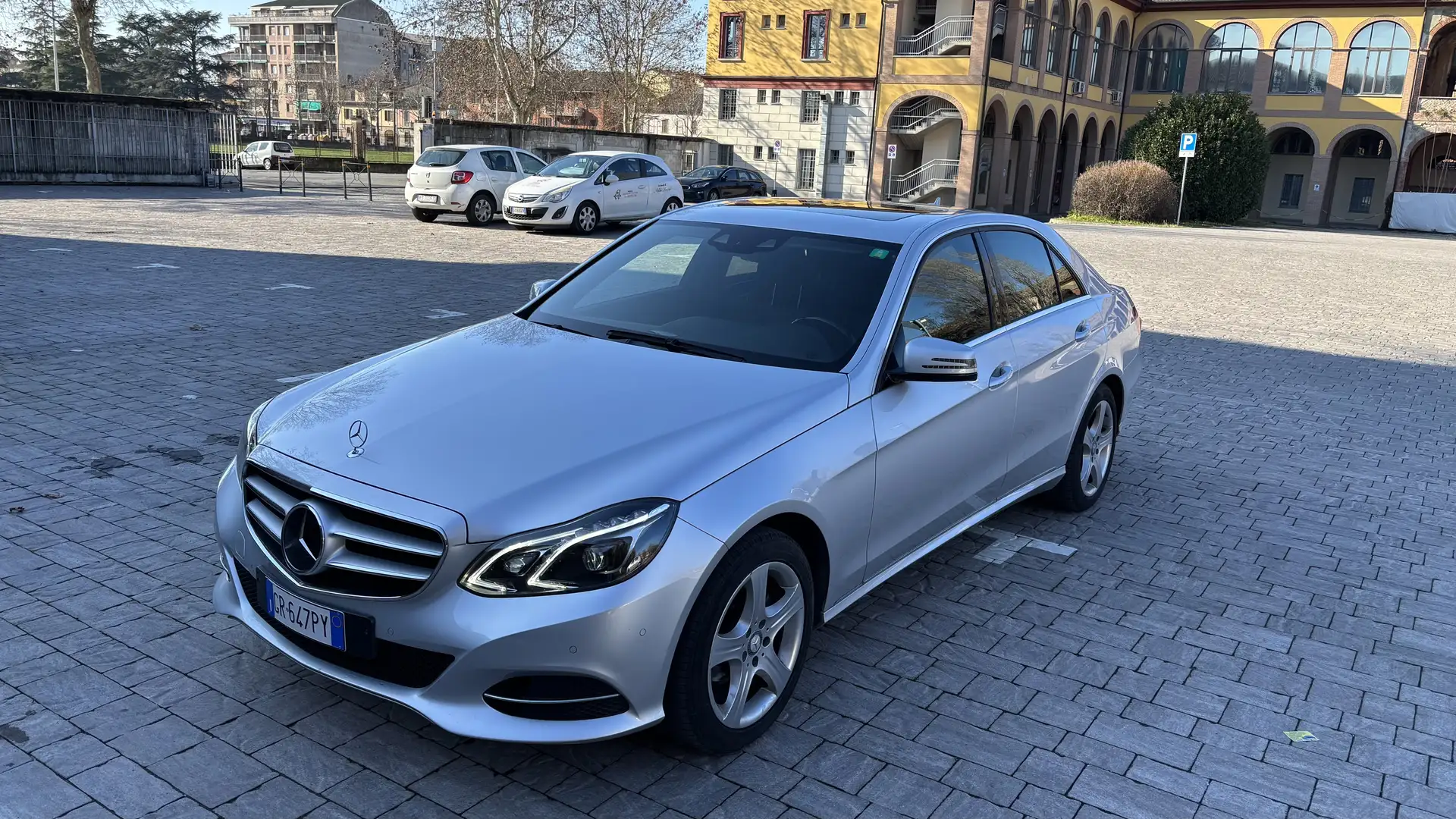 Mercedes-Benz E 220 CDI 7G-TRONIC Avantgarde - 2