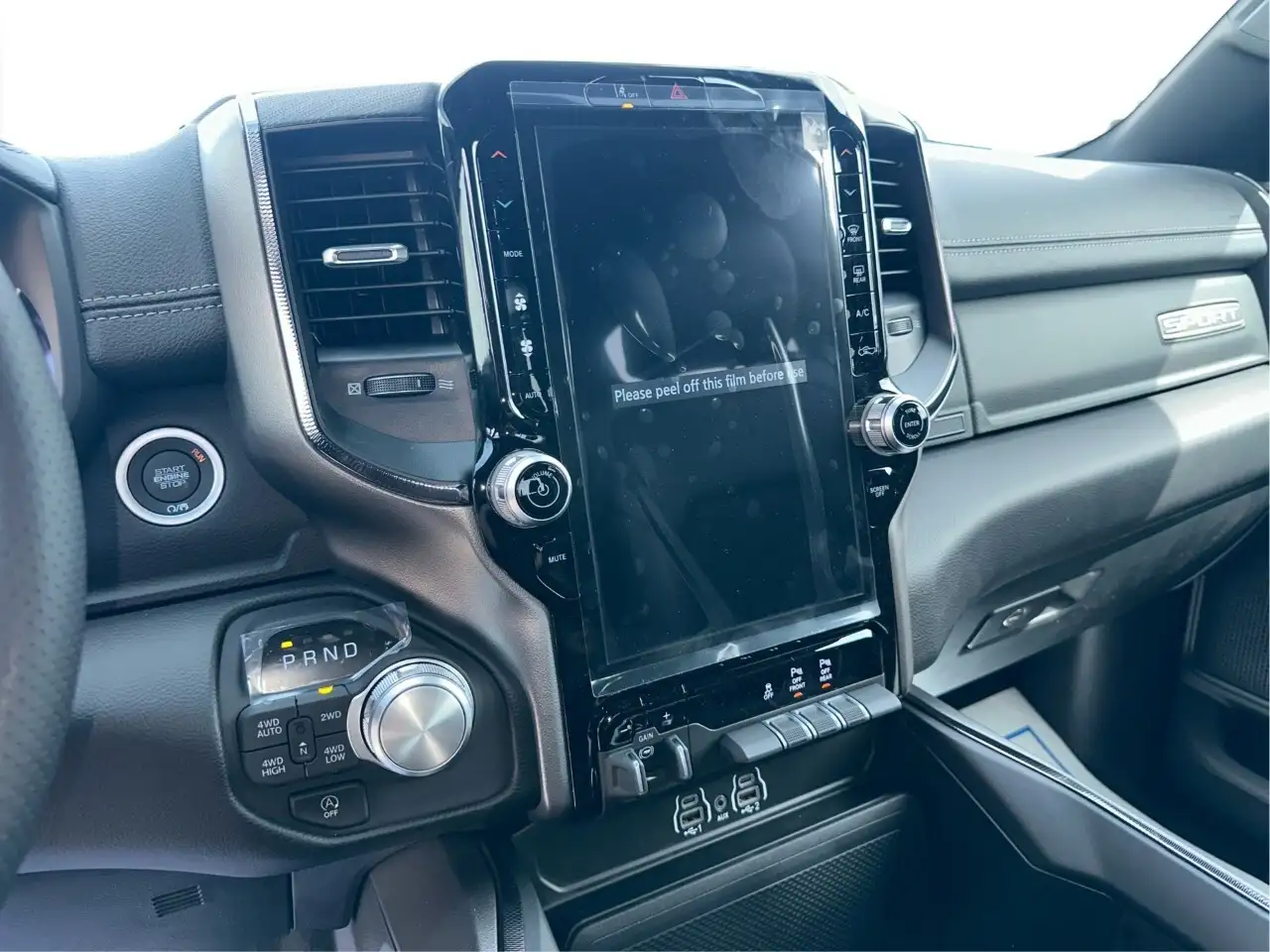RAM 1500 снимка RAM 1500